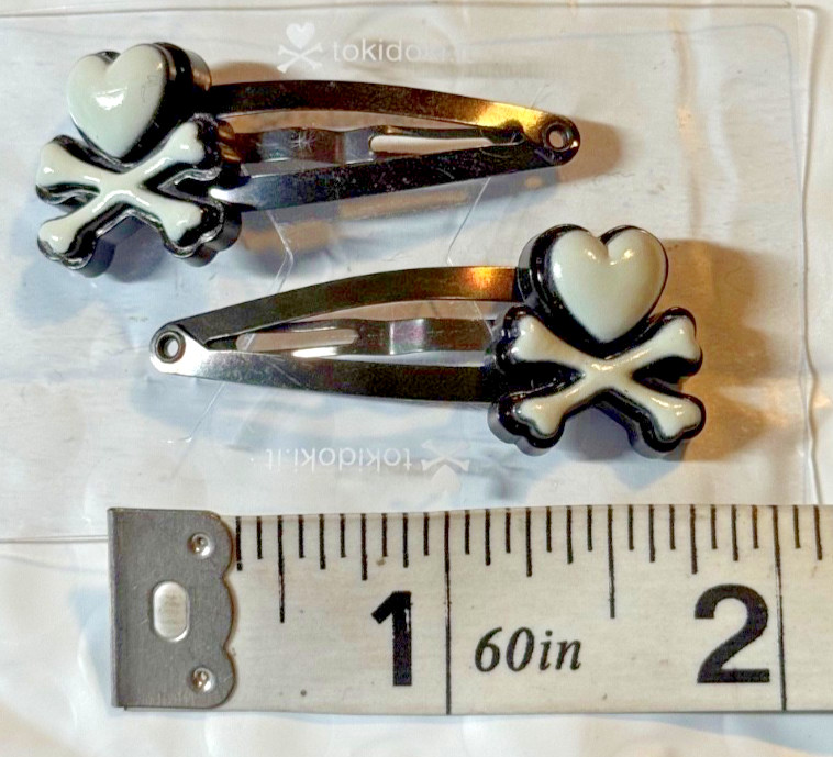 Tokidoki Japan Anime Heart & Bones Skull Hair Clips Set 1 PACK Authentic/ New
