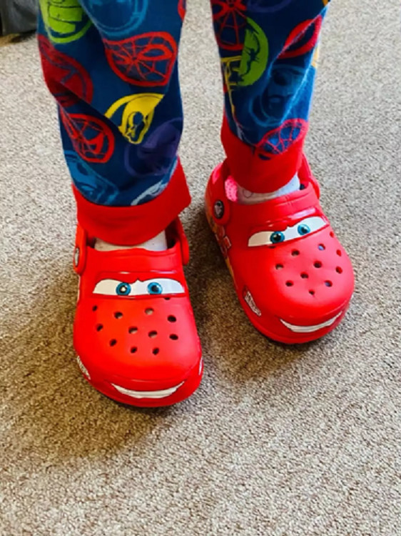 Kid’s LIGHT-UP Lightning McQueen Crocs boys girls Shoes Clog Disney C8-J3 Size !