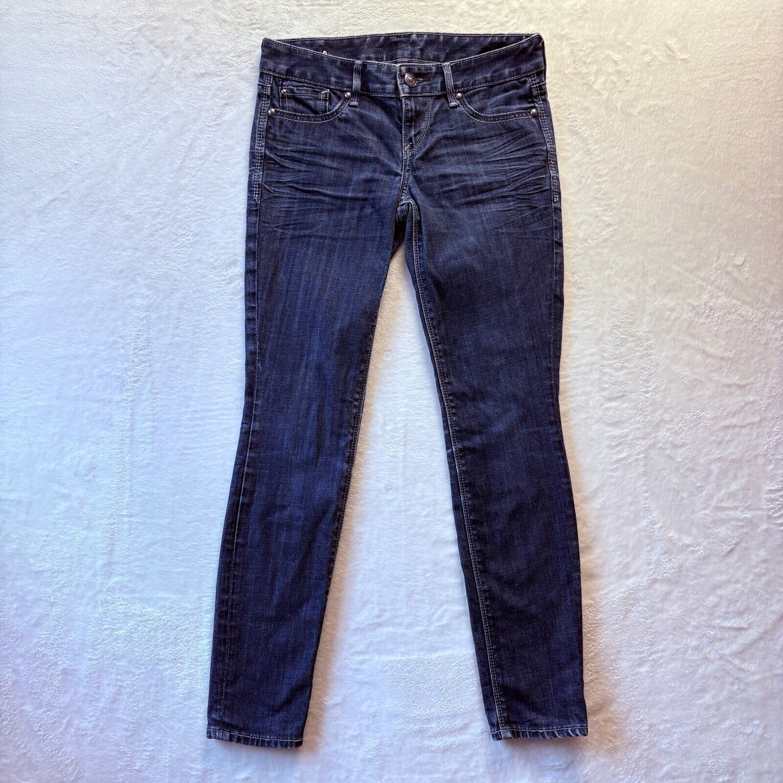 Express Jeans Women 0 Short Blue Low Rise Skinny Raised Back Pocket Design
