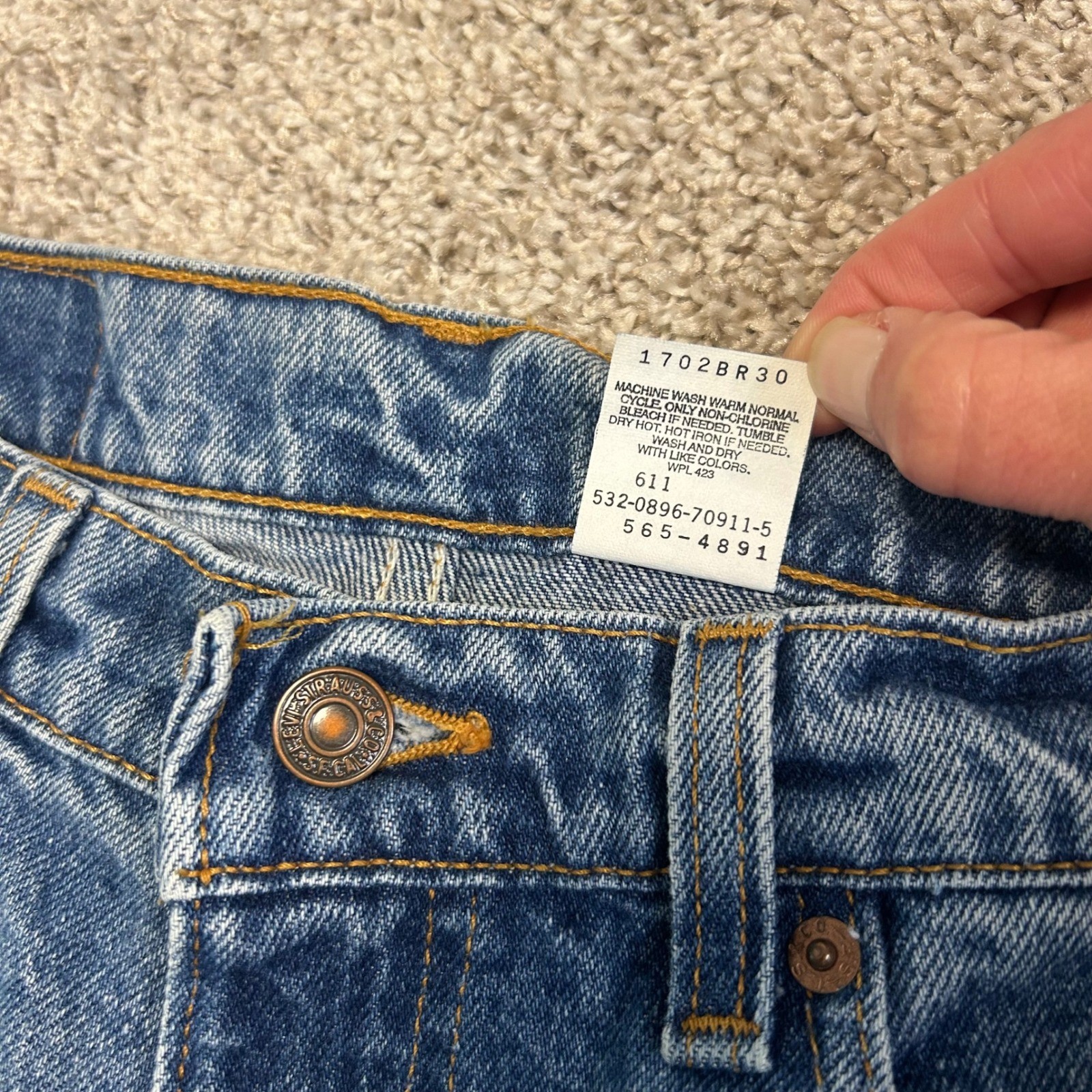 Vintage Levi’s 565 Loose Fit Wide Leg Jeans Men 33×32 USA Made 90s Medium Wash