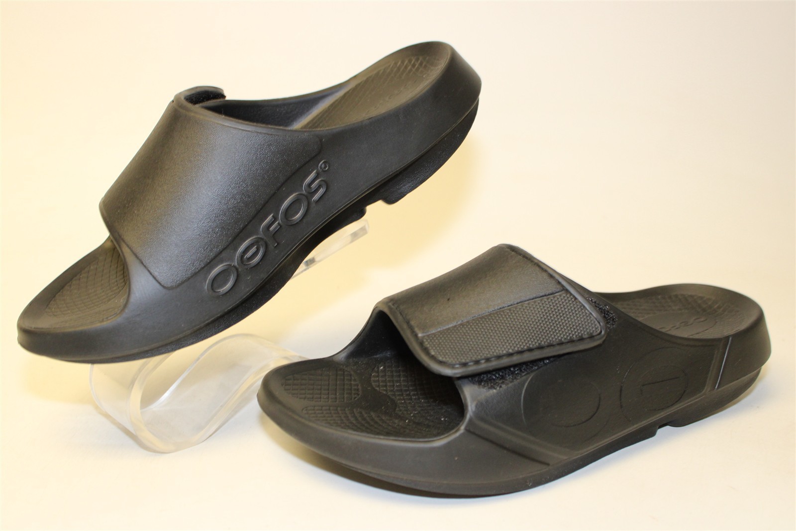 OOFOS OOahh Sport Flex Slides Womens Mismatched Size 9 8 Foam Recovery Shoes