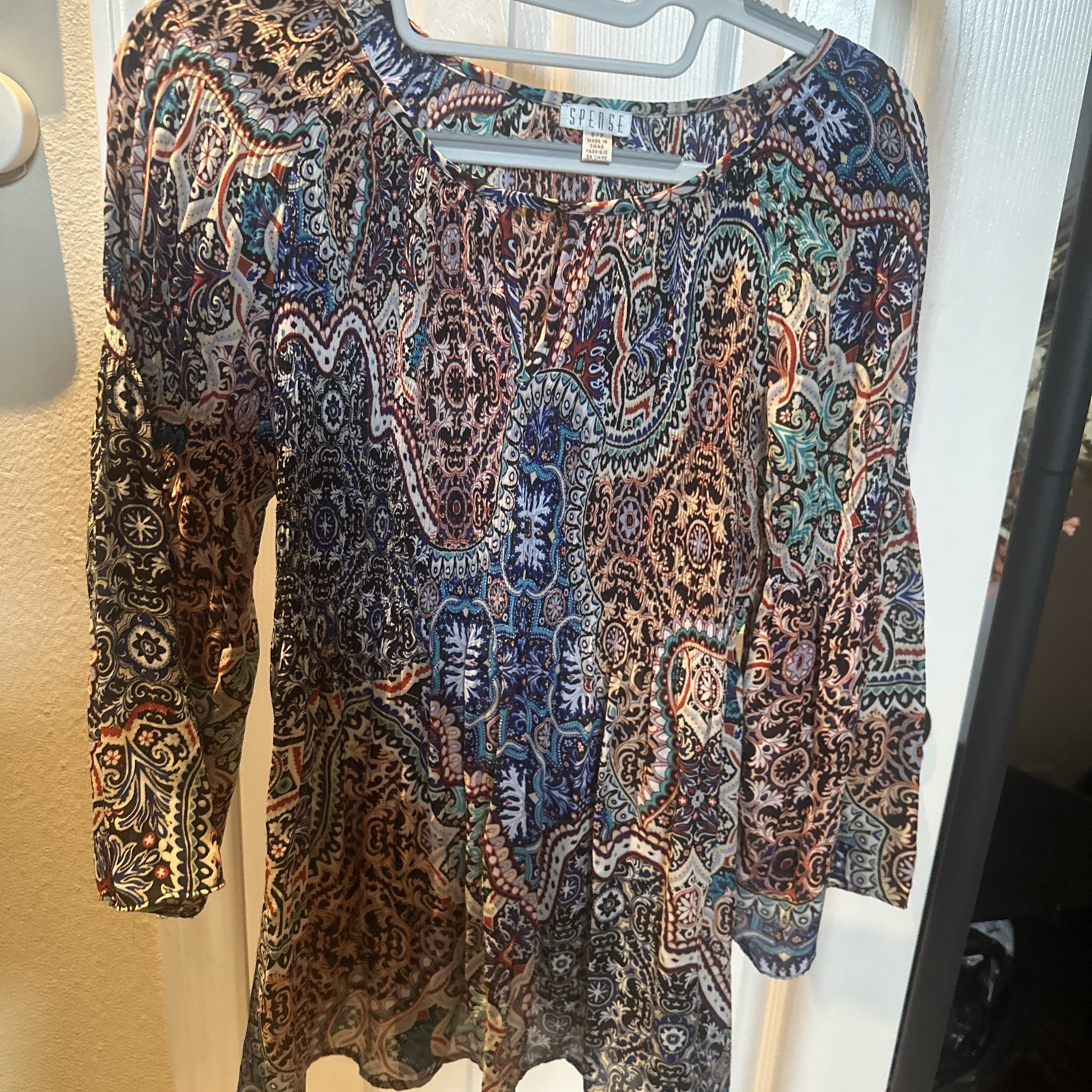 Multi Color Women’s Dress Blouse3/4 Fllowy Sleeves Name Brand Spense Size Small