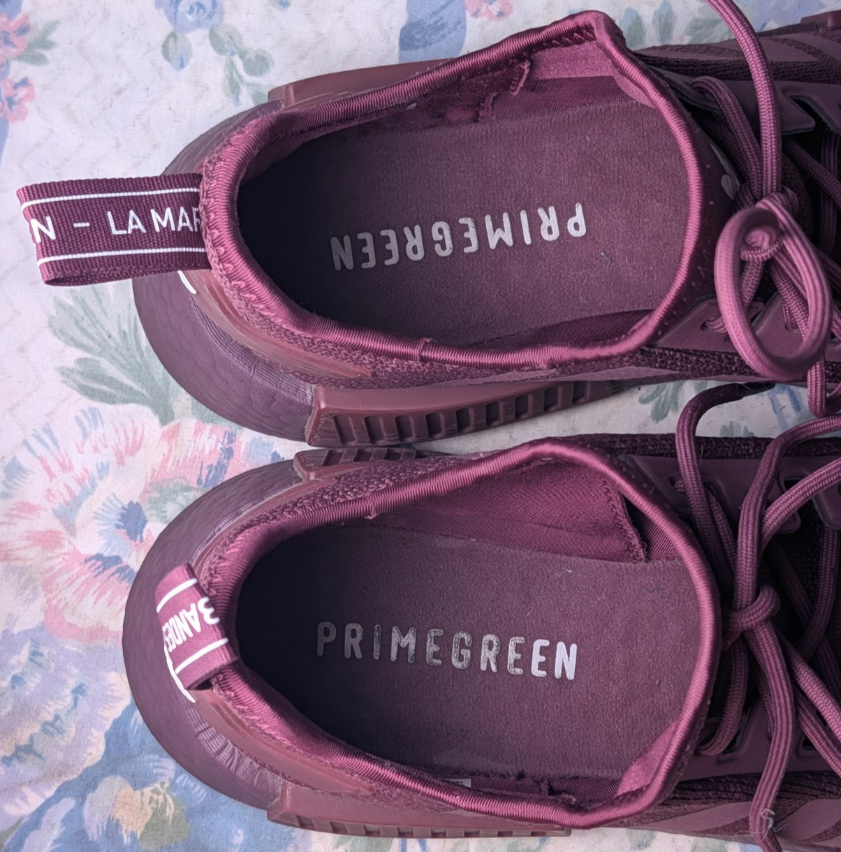 adidas NMD R1 Maroon Burgundy Boost Men’s 9.5 Shoes Running Gym Sneakers GX8384