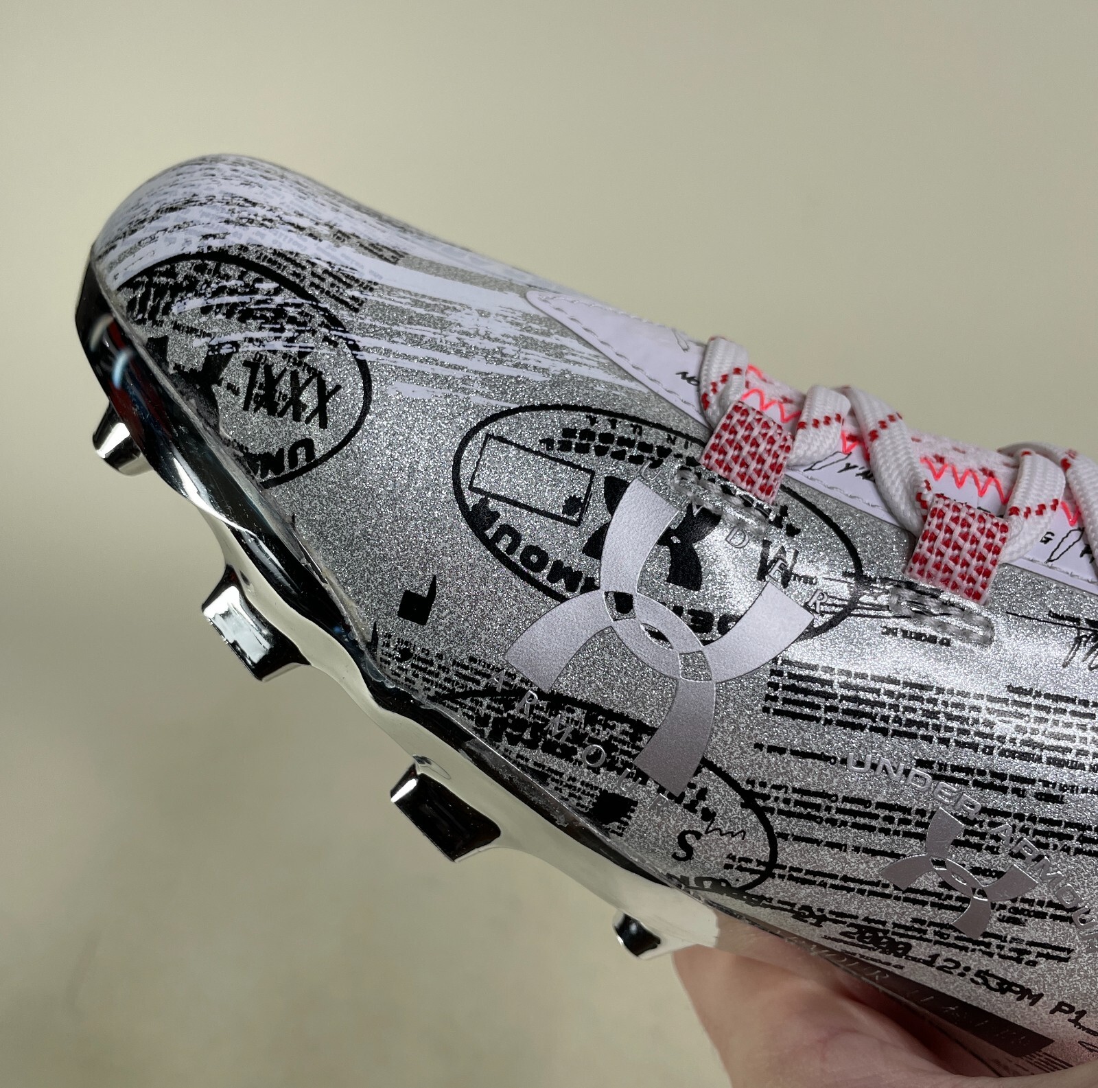 Under Armour Spotlight 25th Anniversary Football Cleats Size 12-13 (3024476-100)