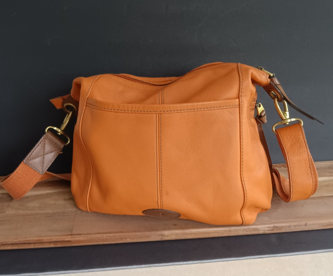 Fossil Crossbody Shoulder Bag Cognac Orange Leather Multi Pocket Brass