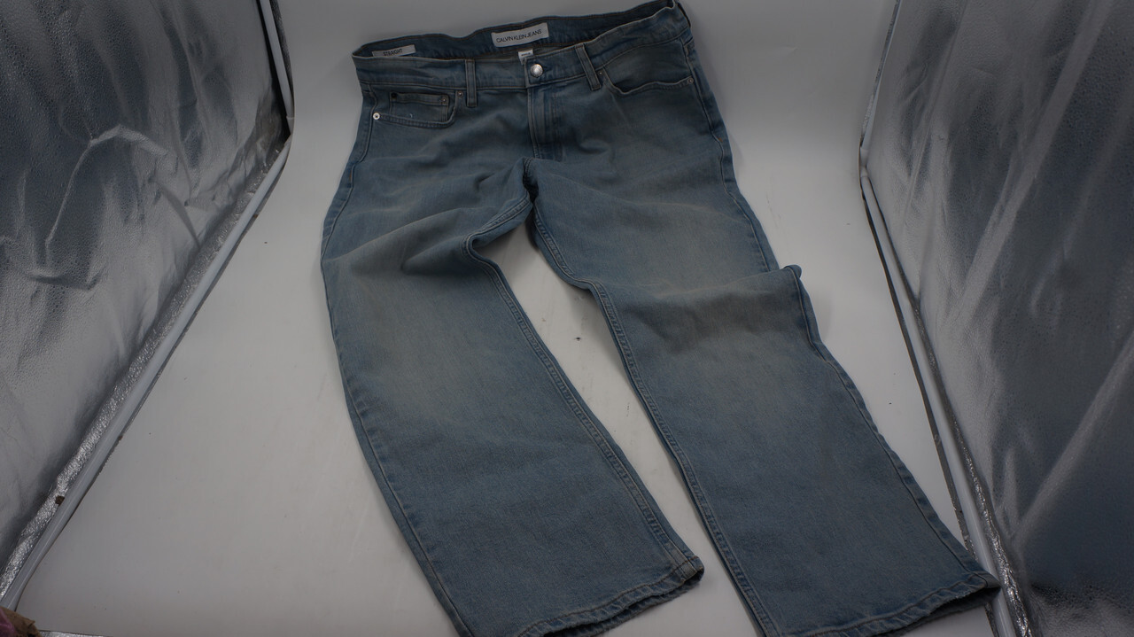 CALVIN KLEIN WOMENS STRAIGHT JEANS LIGHT BLUE WASH SIZE W34XL30