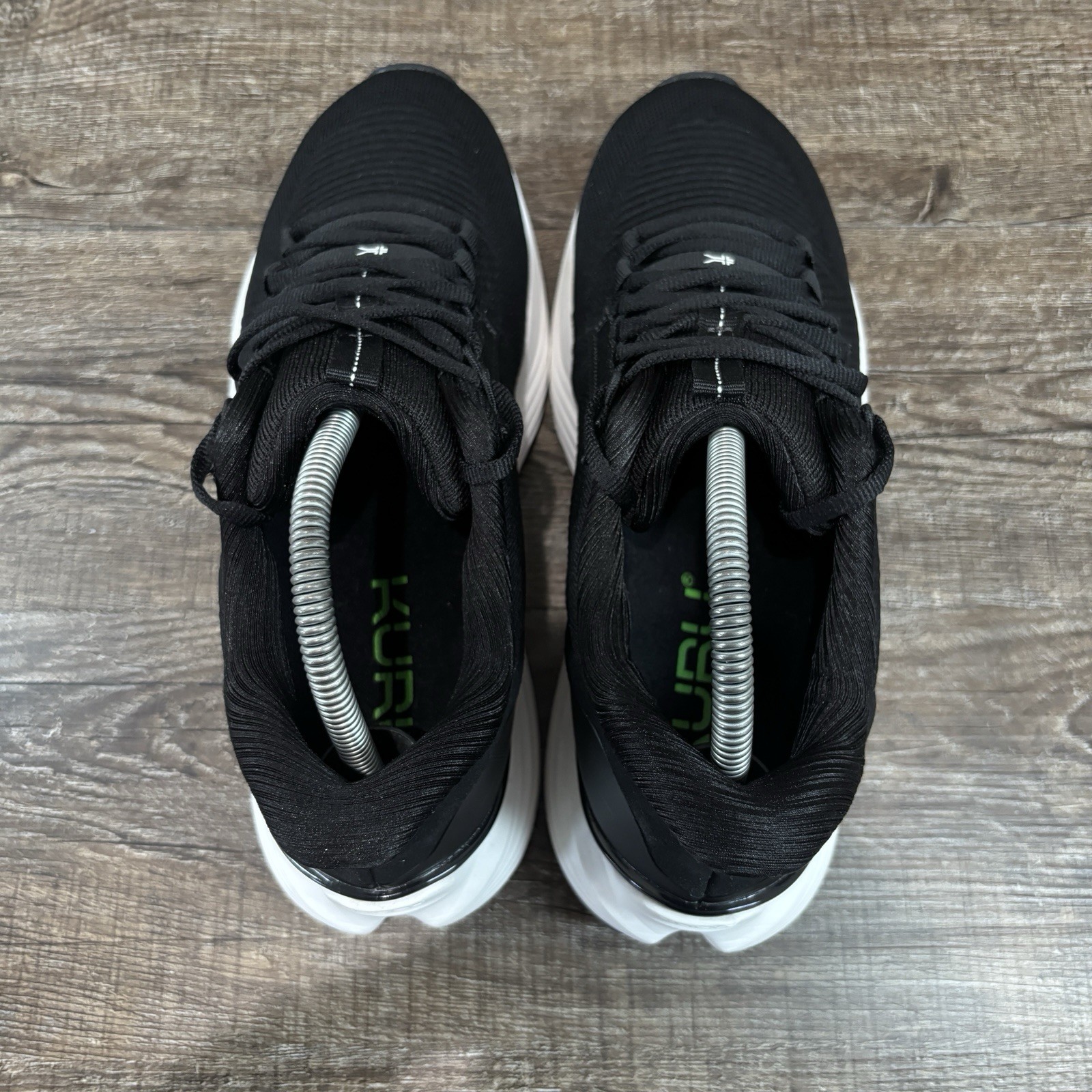 Kuru Atom 2 Shoes Men’s 8 Wide Jet Black Bright White Running Walking Sneakers