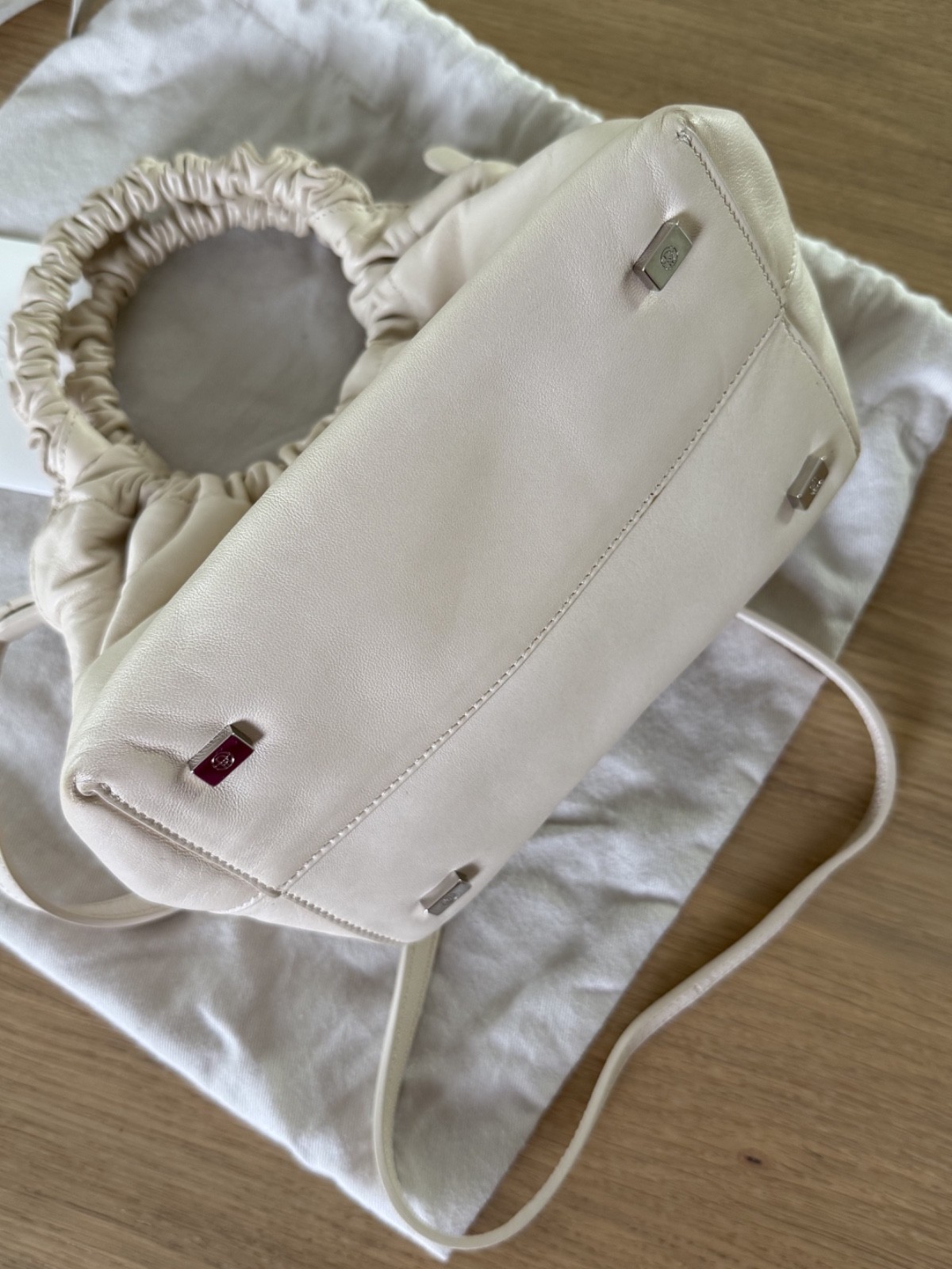 Pre-owned: The Row Double Circle Small Bag Two Way Ivory with shoulder strap