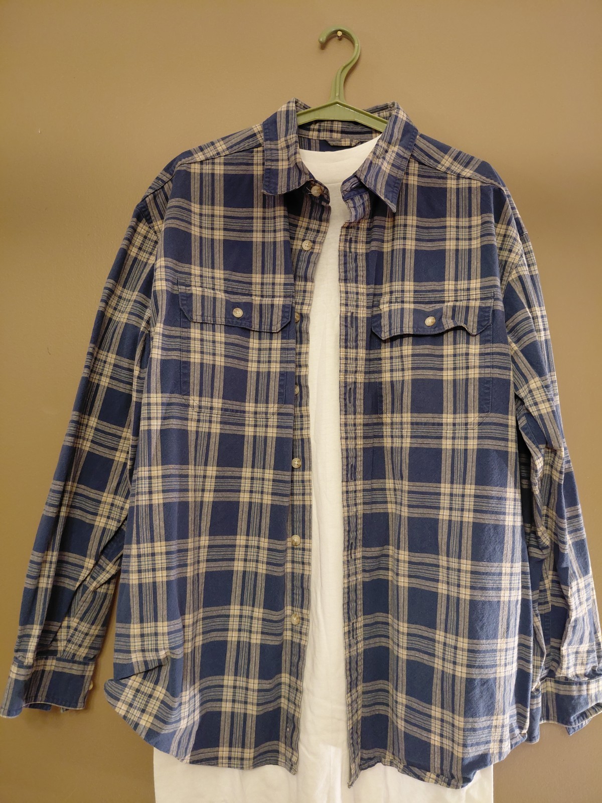 L.L.Bean Traditional Fit Men’s L Tan/Navy Cotton Woven Long Sleeve Pockets