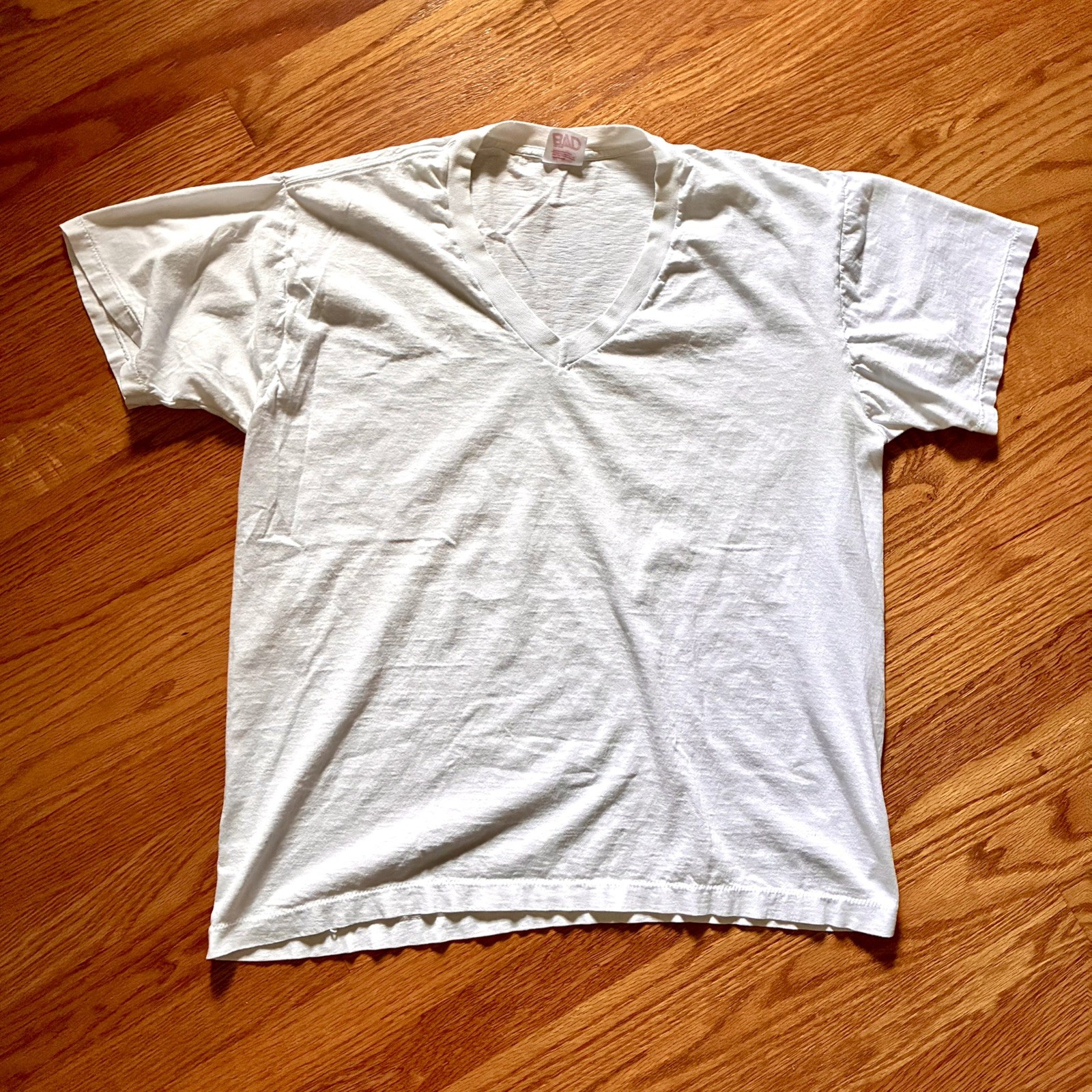 VINTAGE 80s/90s BVD White Single-Stitch V-Neck T-shirt Size Large