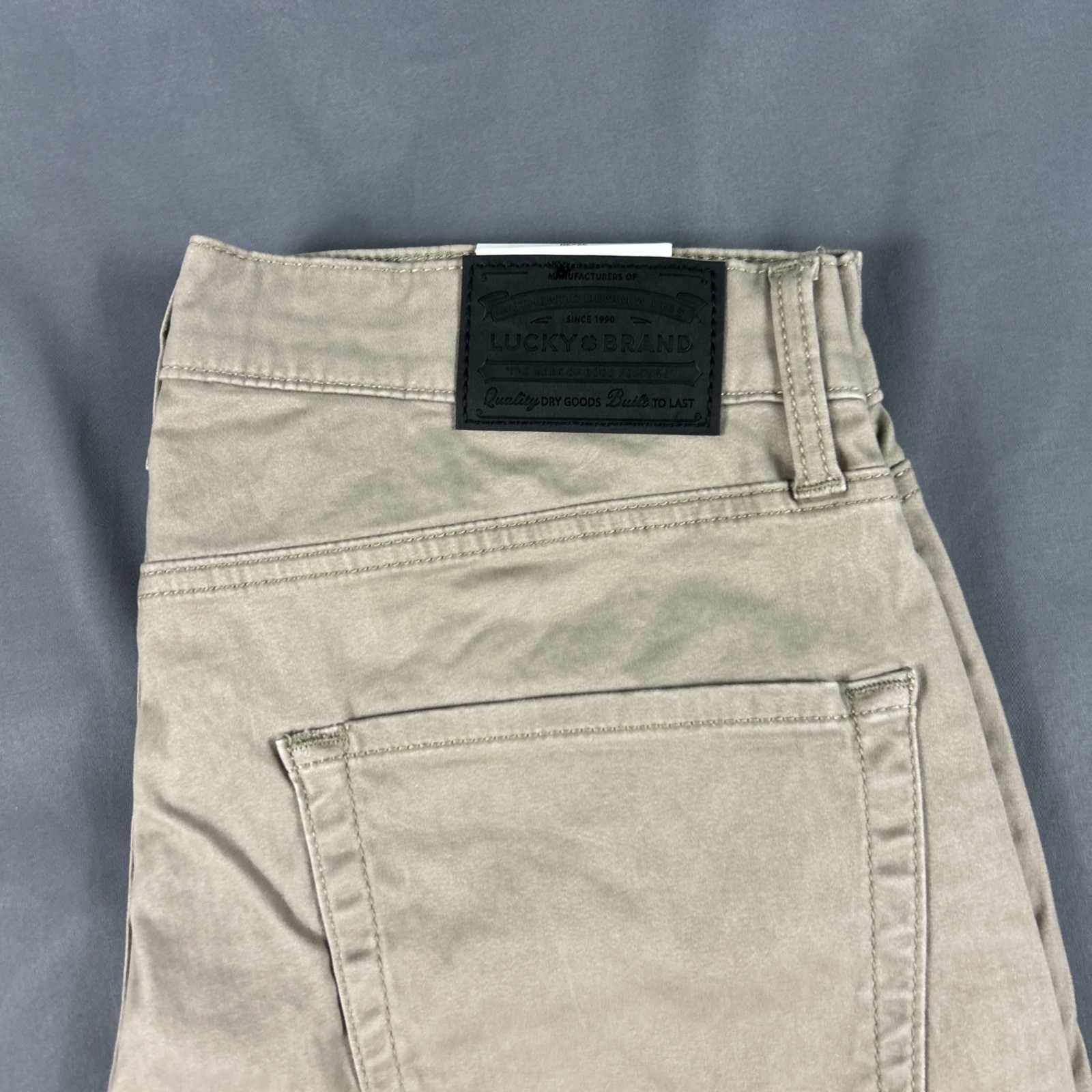 Lucky Brand Pants 410 Athletic Straight 32 x 30 Sandstone Khaki Cotton MSRP $99