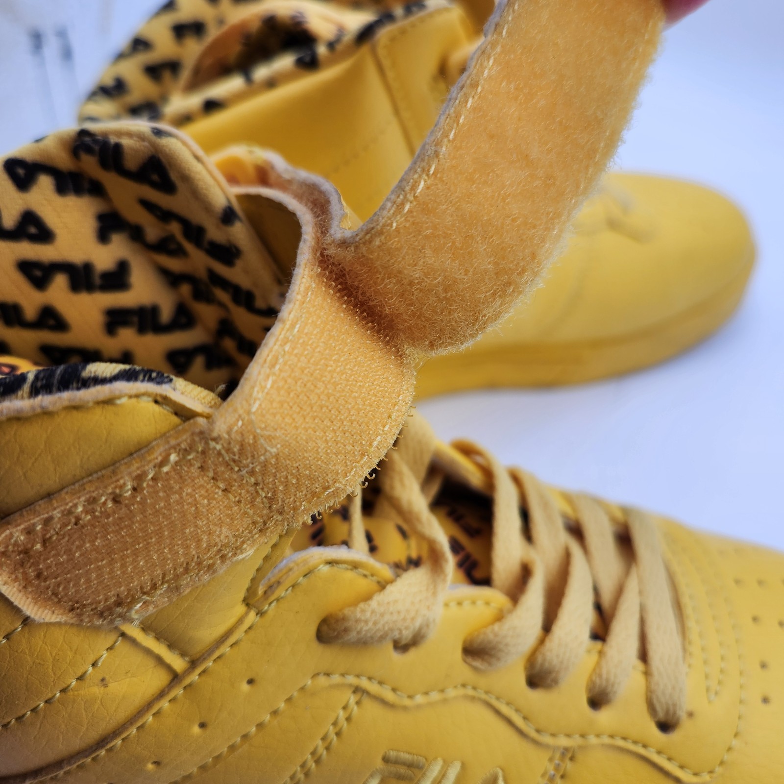 Fila Men’s Vulc 13 Bandana athletic high-top shoes US 6.5 Yellow Round Toe Retro