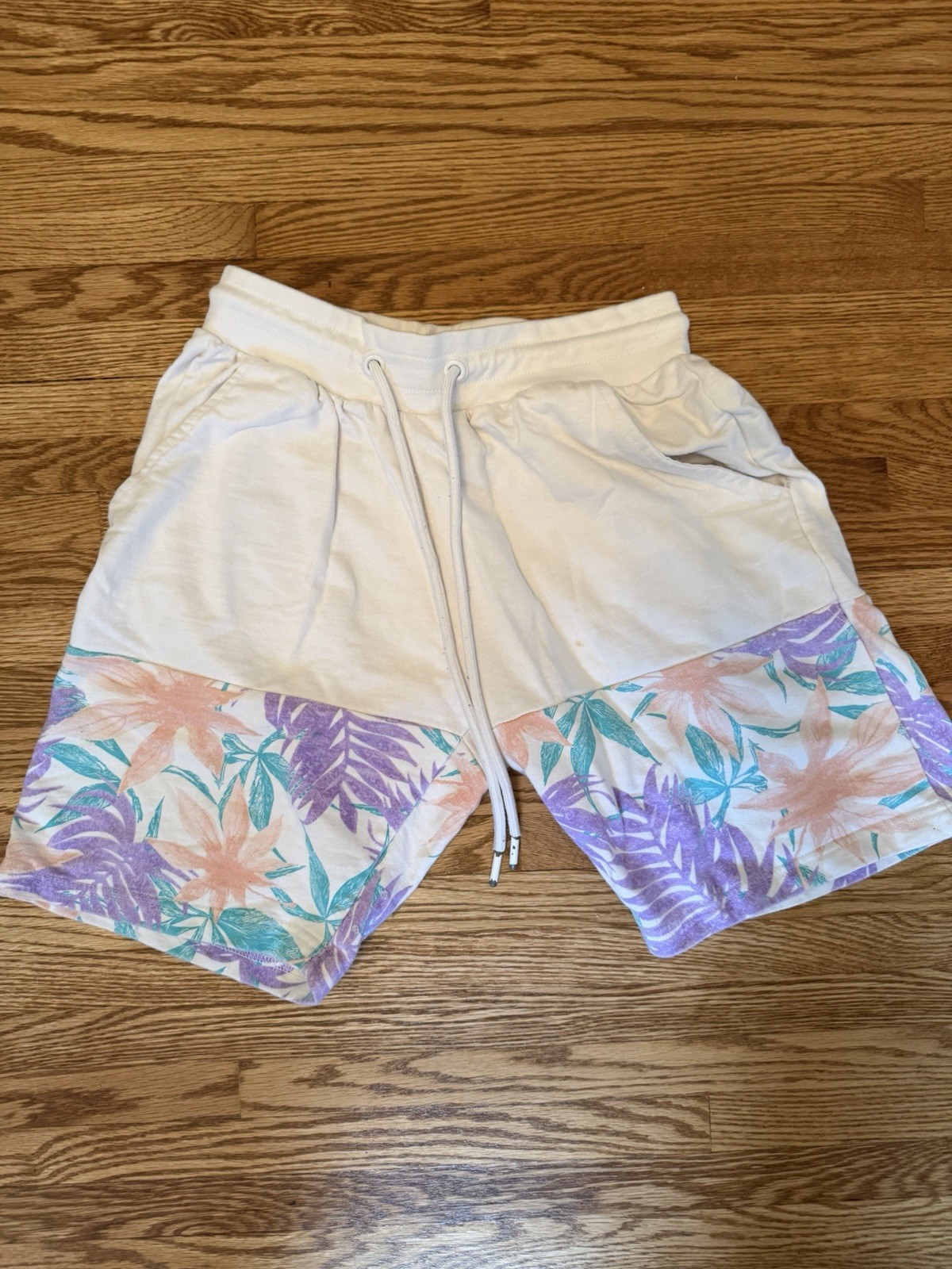 CSG. Men’s White Tropical Floral Colorblock Sweat Shorts Drawstring Pockets