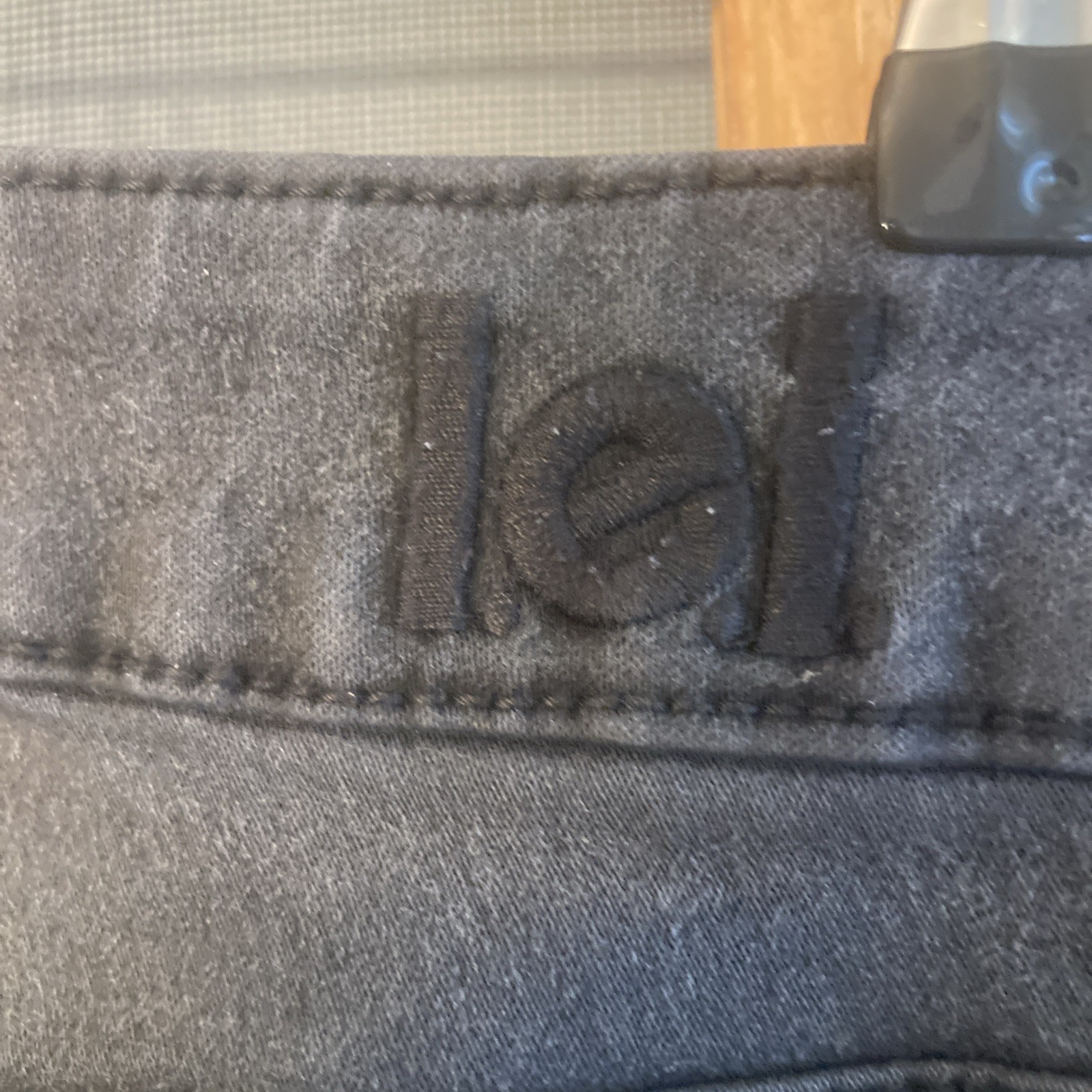 L.E.I Junior’s Emma Jegging Gray Jeans Size 5, Elastic Waist 26-30 Inseam 28