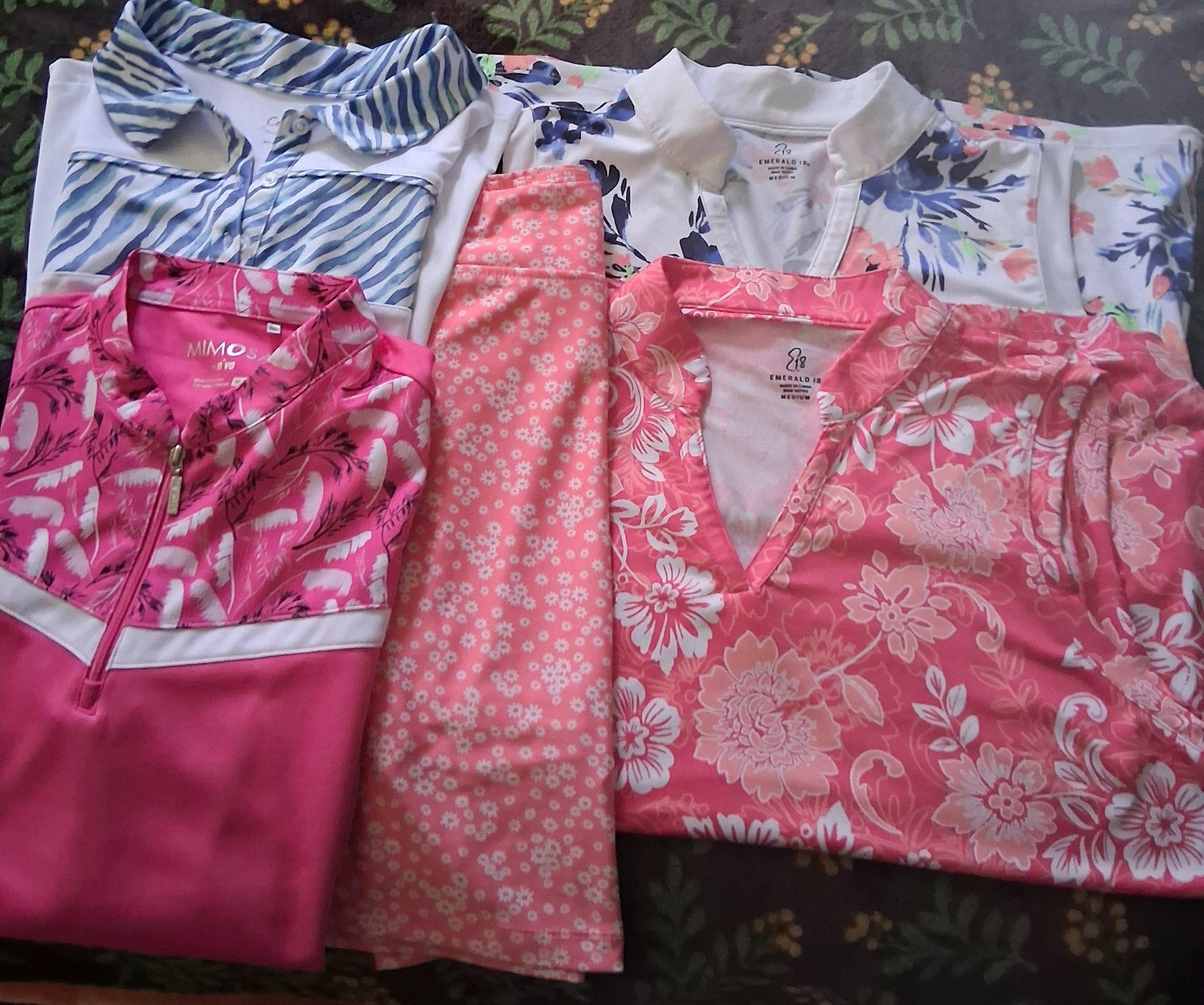 Women Athletic Lot Of 4 Tops & Skort Hot Pink Blue White Great Condition