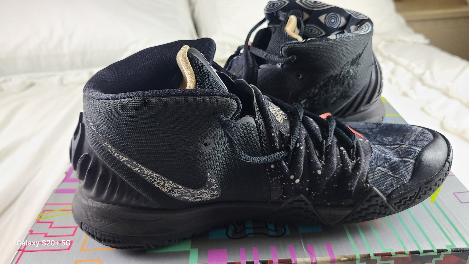 Kybrid S2 Nike Black-Atomic Pink Size 9