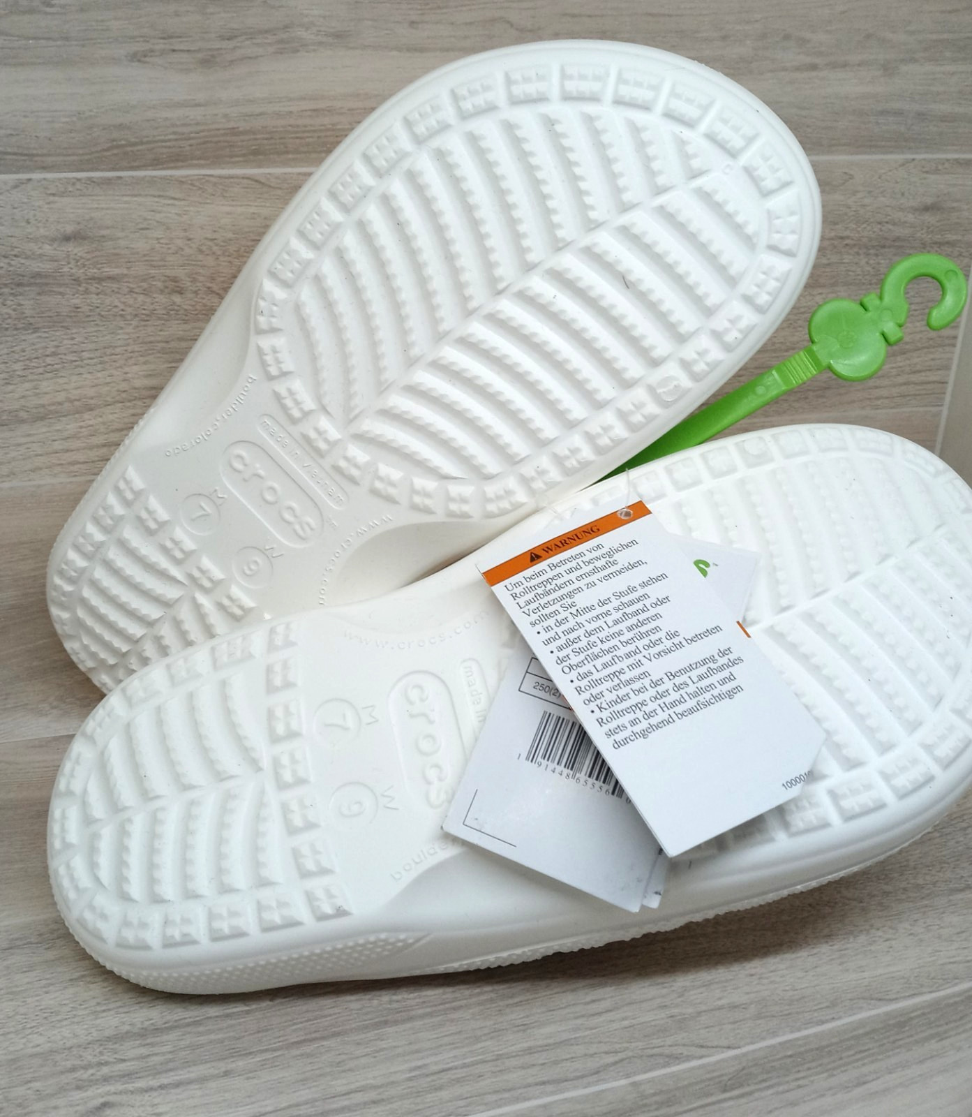 CROCS Unisex Baya Slide Slip-On Sandals Men’s 7/ Women’s 9 White