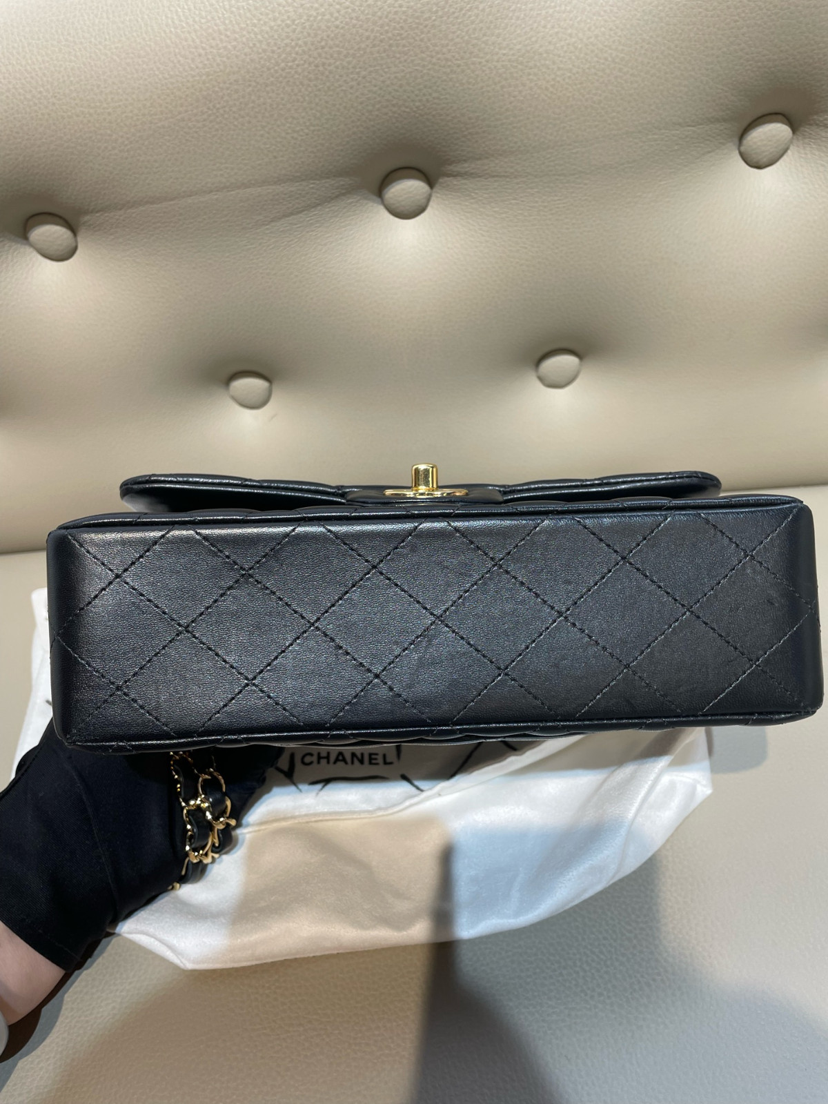Chanel Small Classic Flap Black Cowhide Crossbody Bag( 23×14.5×6)cm