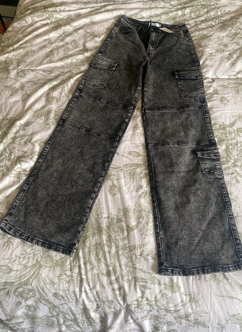 Windsor Women’s Black Acid Wash Wide-Leg Cargo Jeans Size S Stretch