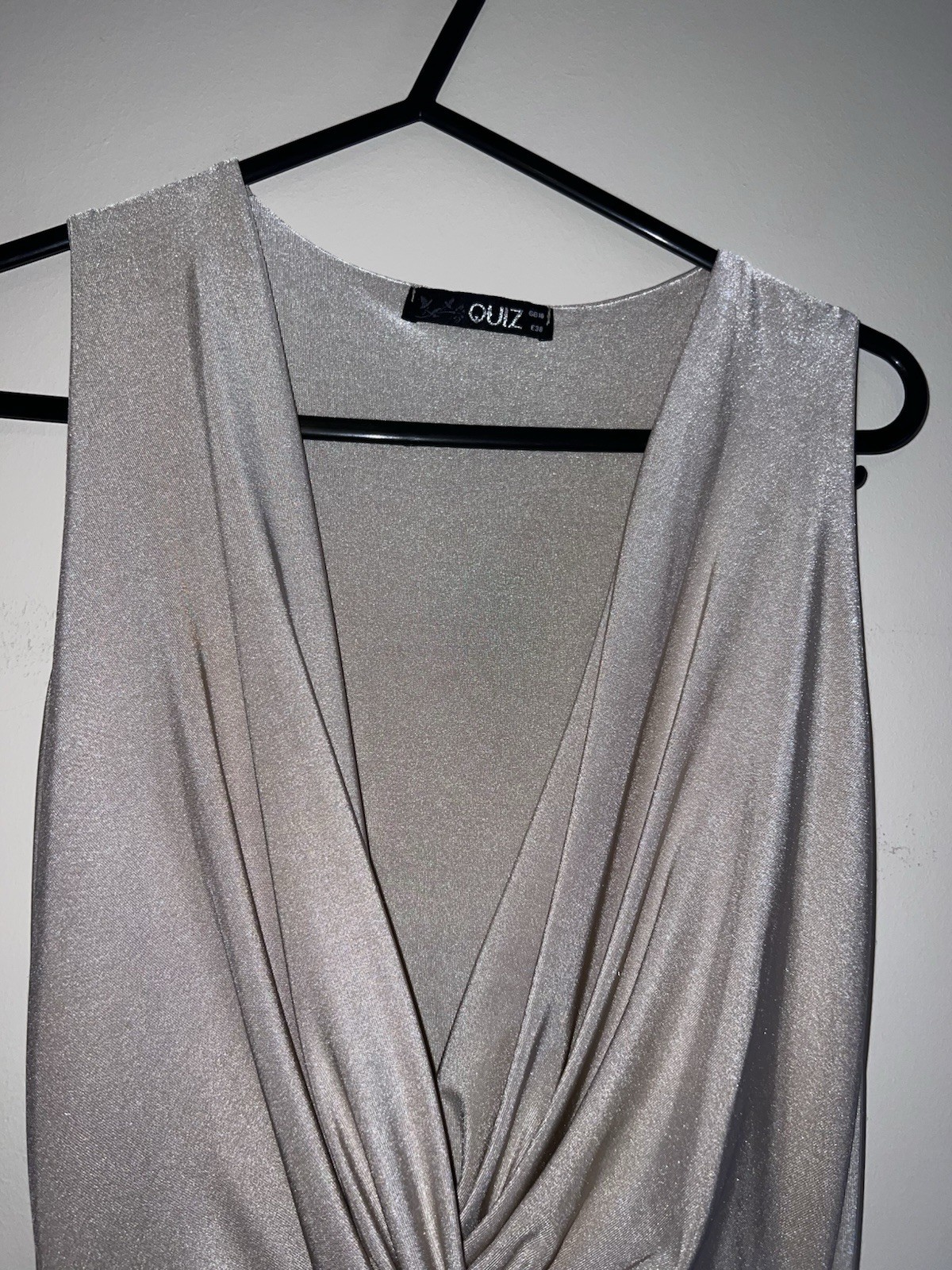 Quiz Beige/Champagne Ruched Plunge Neckline Draped Waist Dress Stretch Size 10