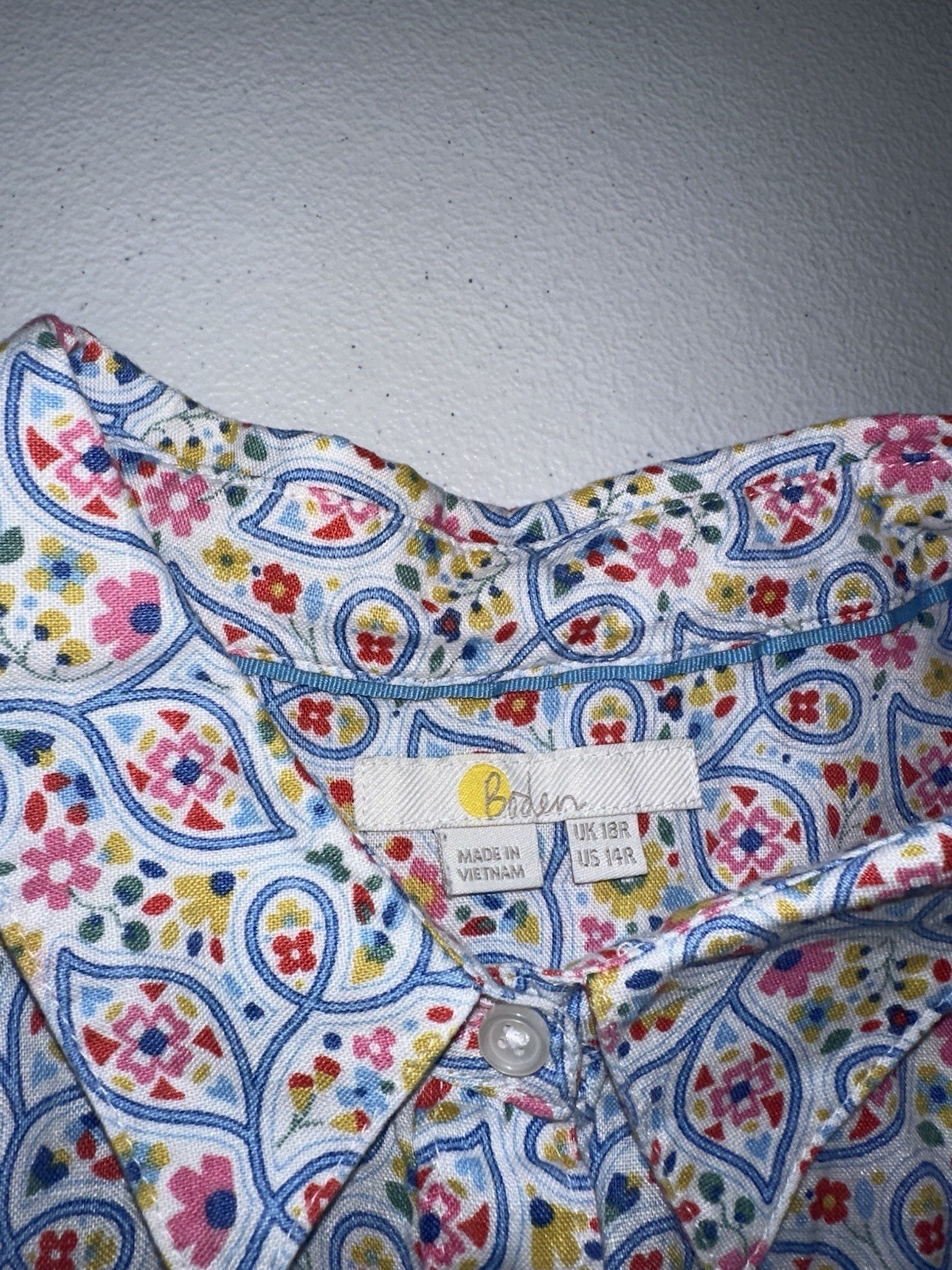 Boden Shirt Size US 14R Linen Floral Blouse Button Up Long Sleeve Beach Resort