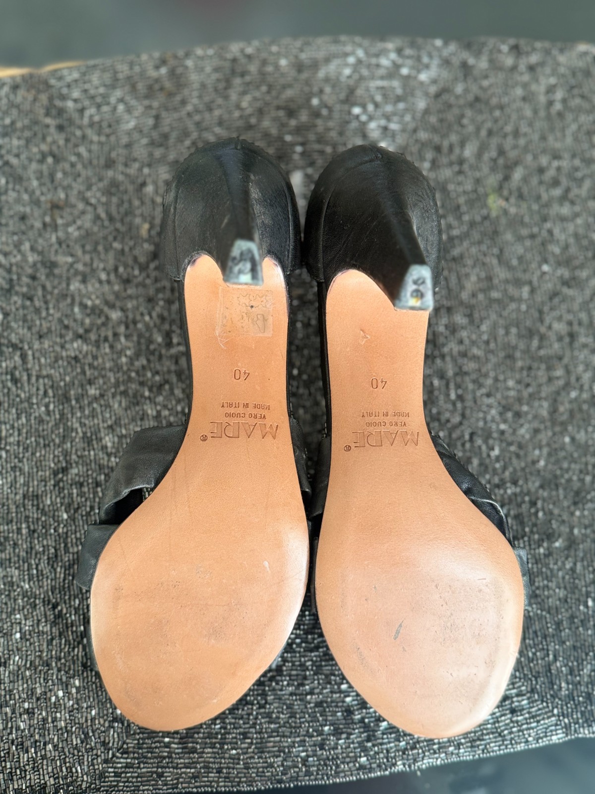 MAPE leather peep toe heeled heels. Color: MEEP