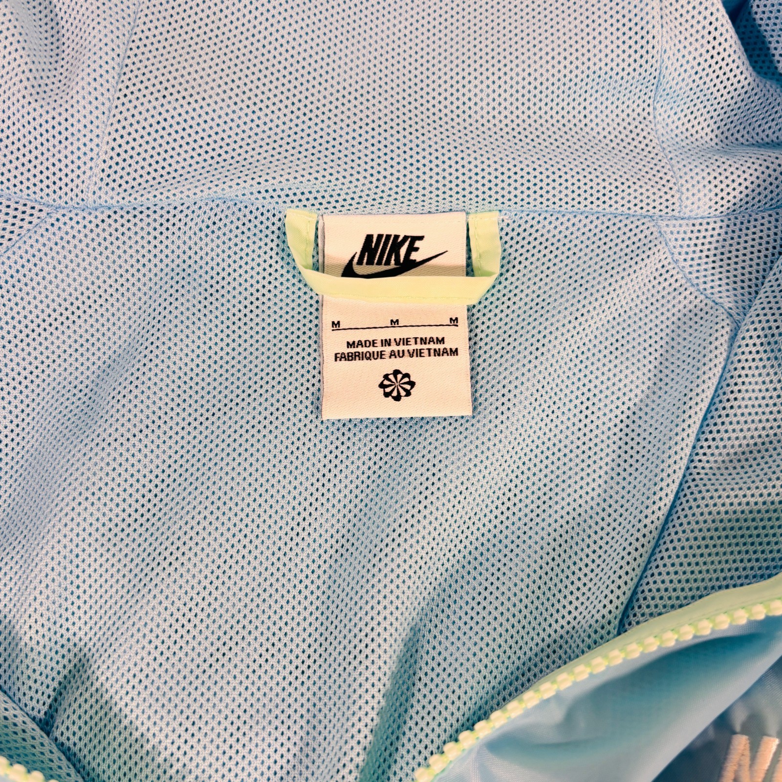 Nike Windrunner Hooded Jacket Men’s Medium Mint Foam/Blue Chill Polyester
