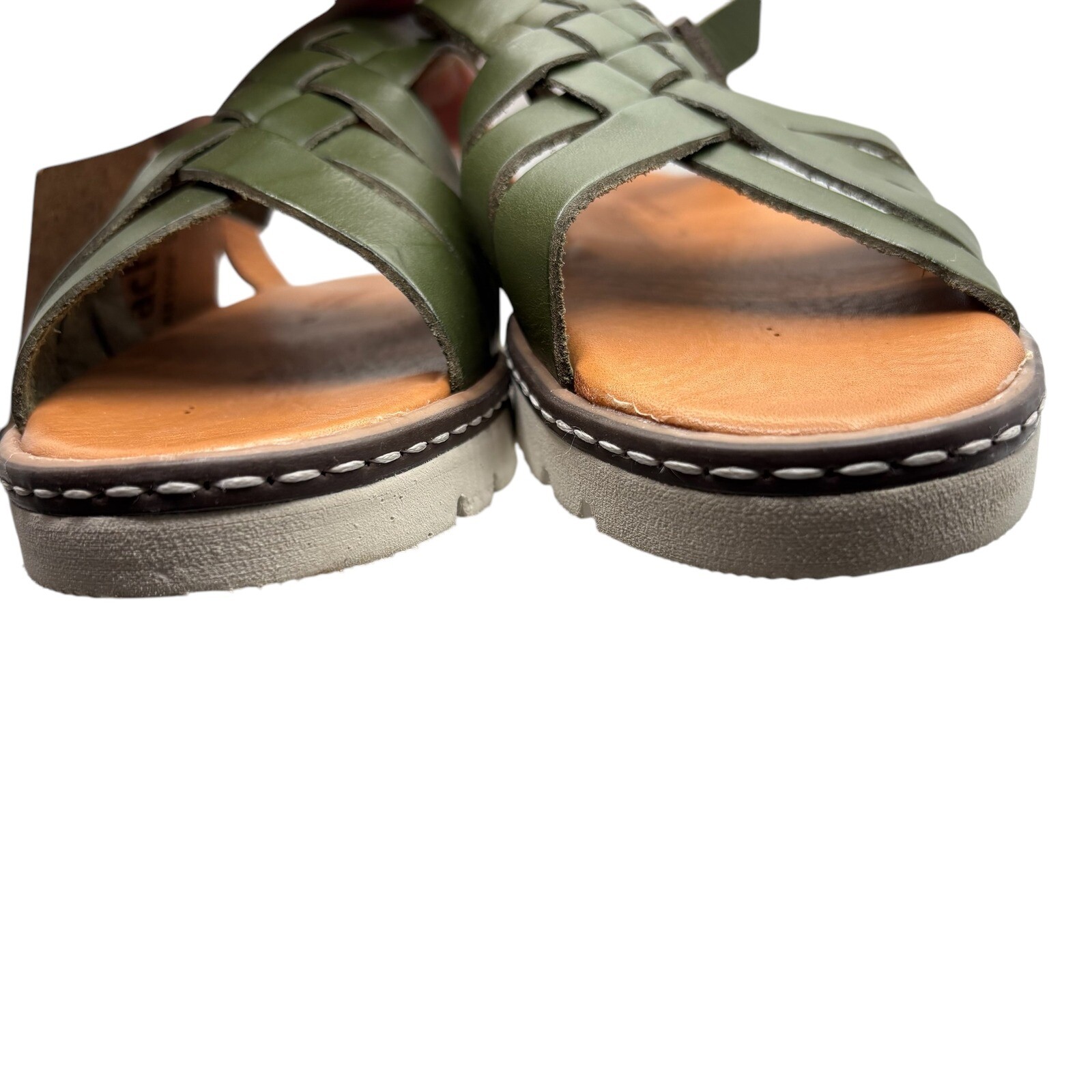 NWT Bearpaw Leah Huaraches Size 6 Slingback Hunter Green