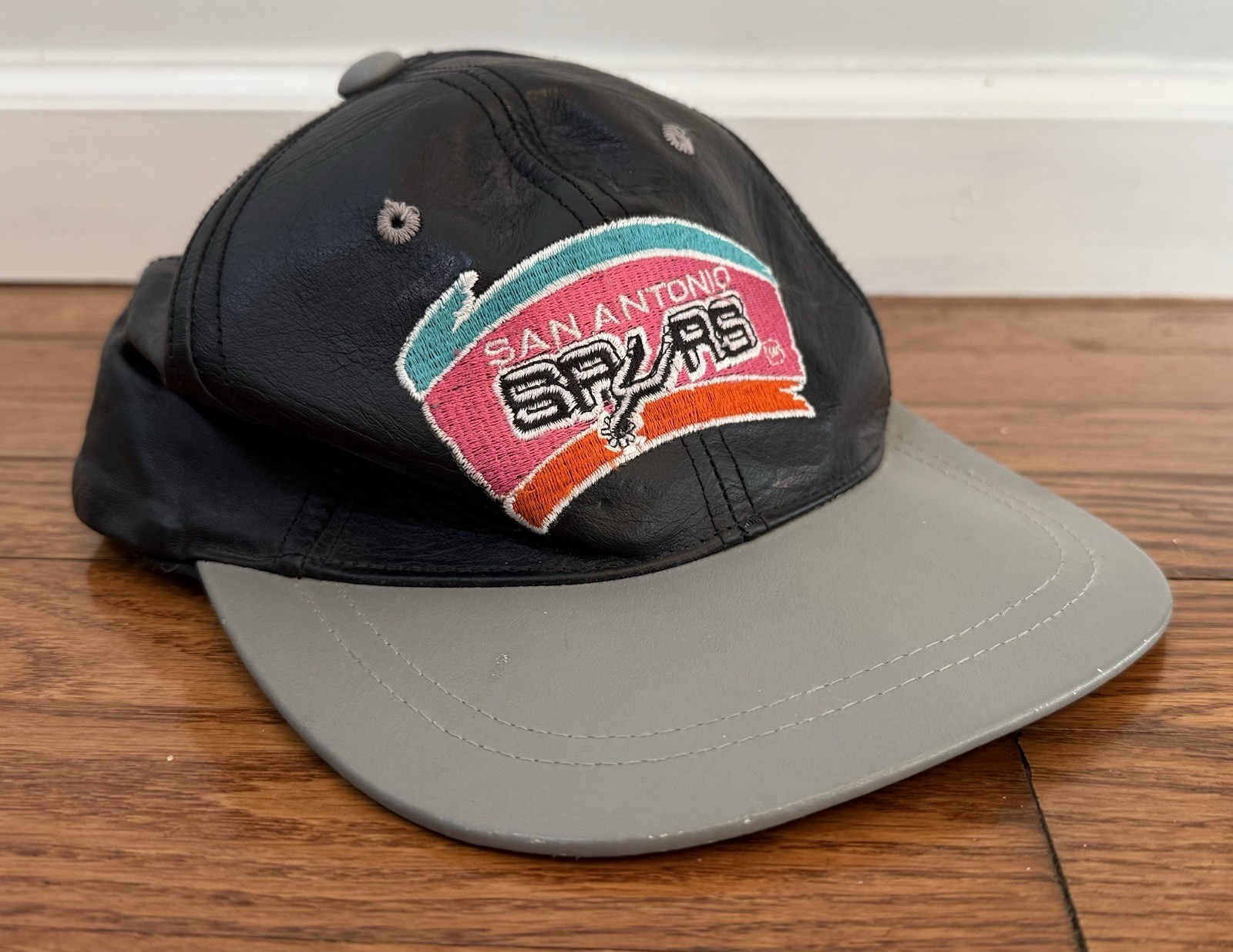 Vintage 90s San Antonio Spurs Leather Strapback Hat Leather Cap Logo Athletic