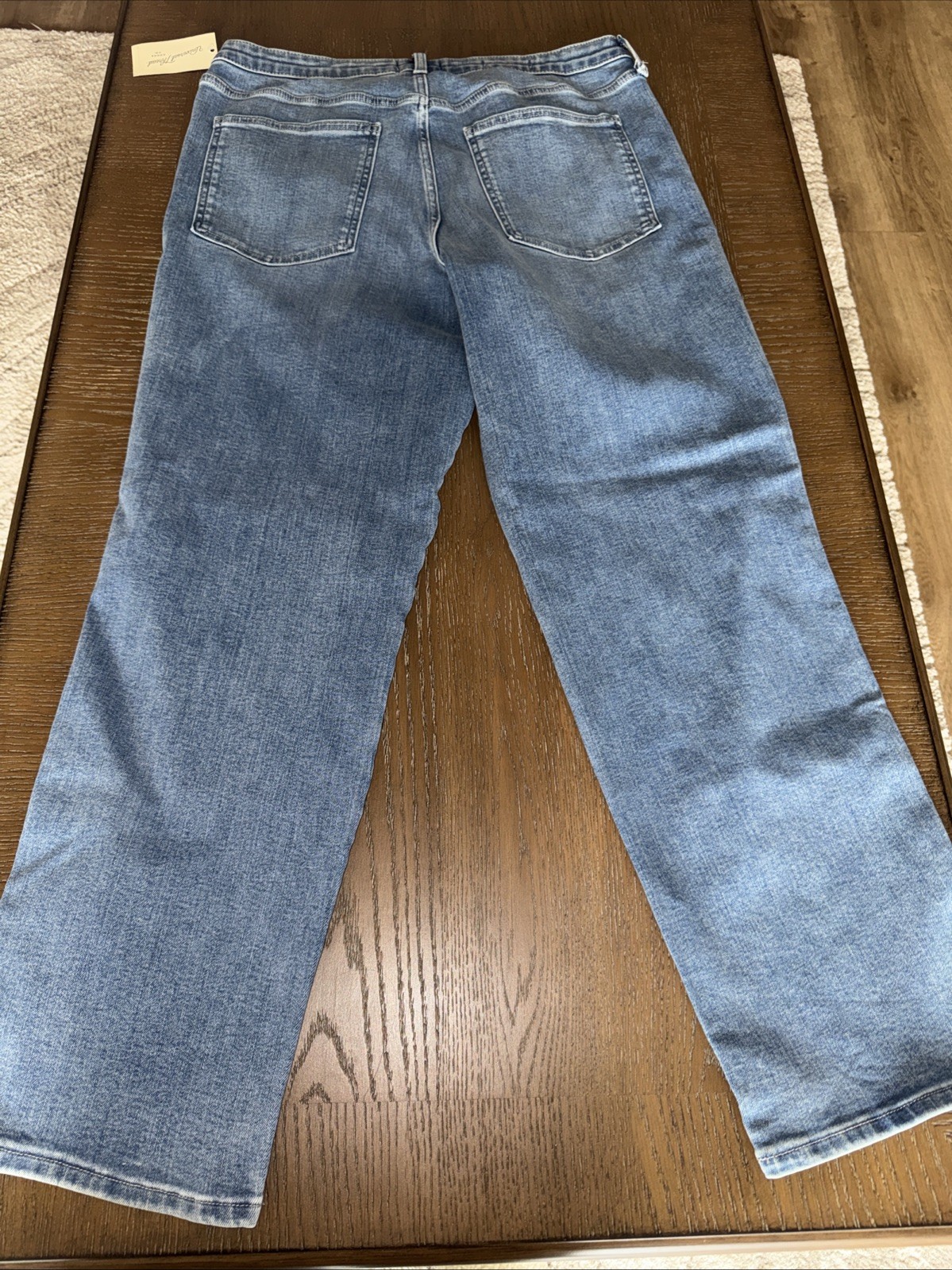 Universal Thread NWT High Rise Everyday Straight Jean Reg Size 16R Light Wash