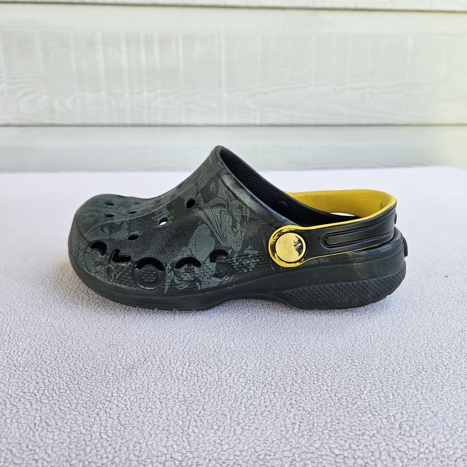 Crocs Baya Clog Boy SZ J1 Slip-On Black Batman Superhero Water Resistant