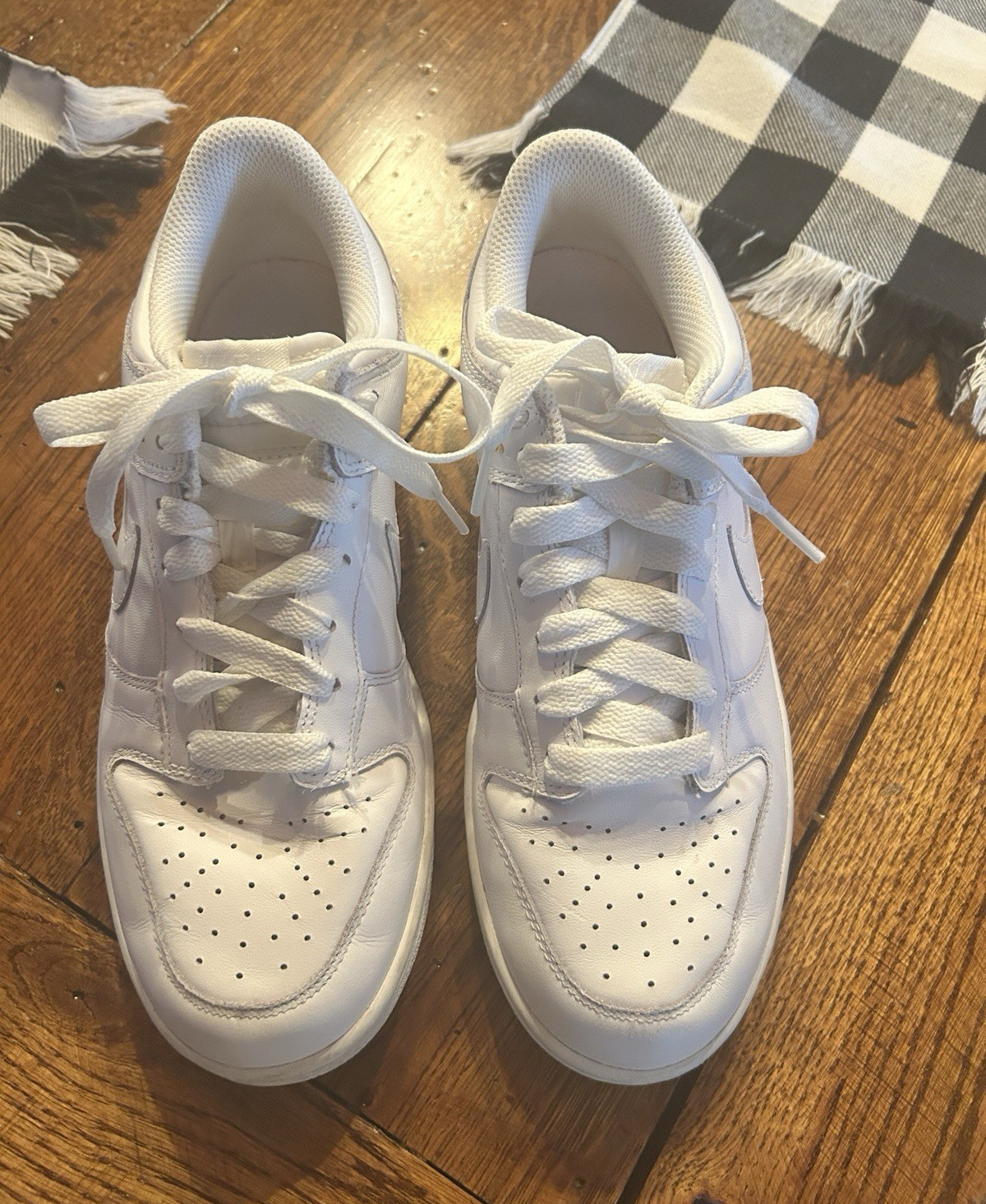 Nike Women/Mens Nike Dunk Low Triple White