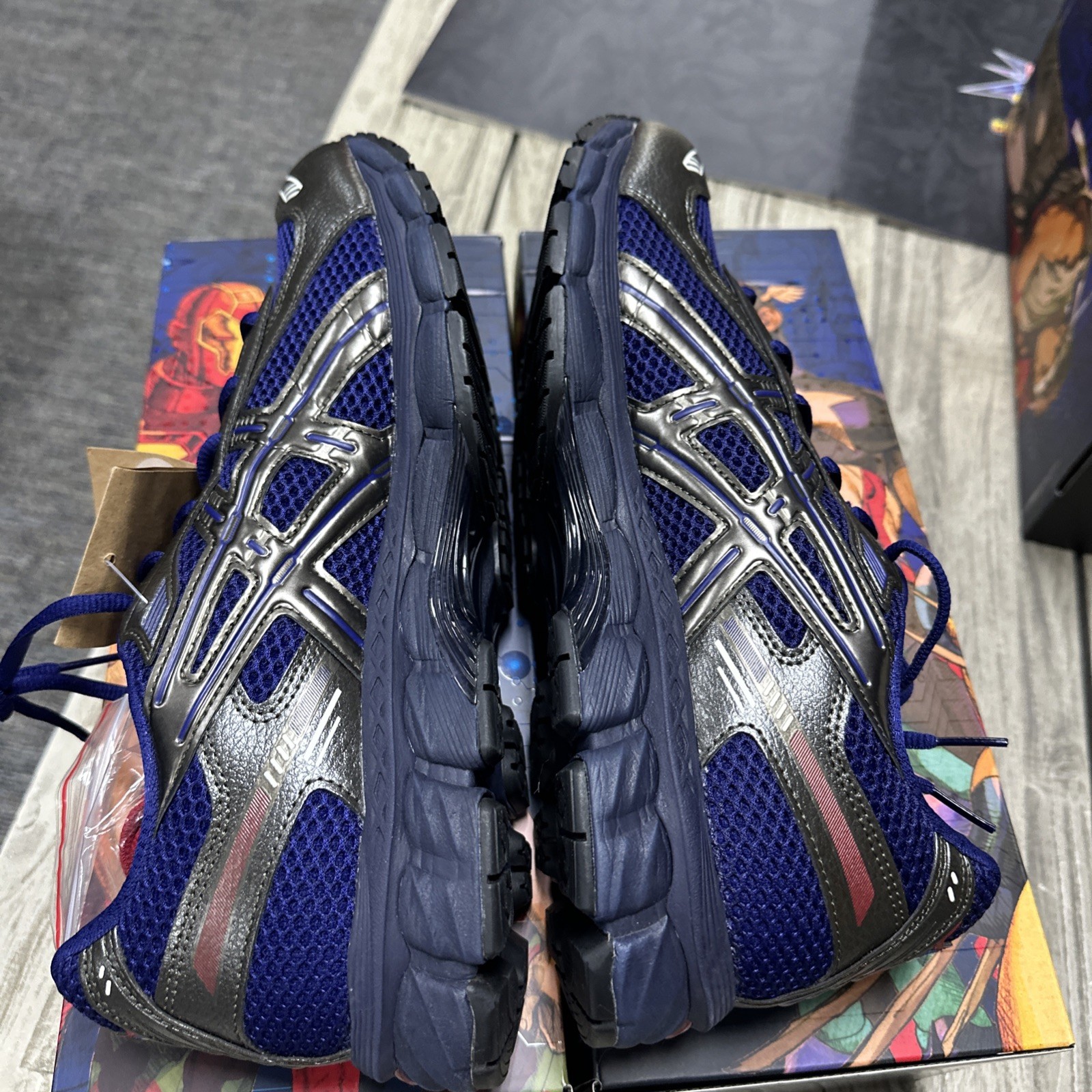 Size 11 -Marvel vs. Capcom Kith x ASICS Gel Kayano 12.1 Capatin America Vs Guile