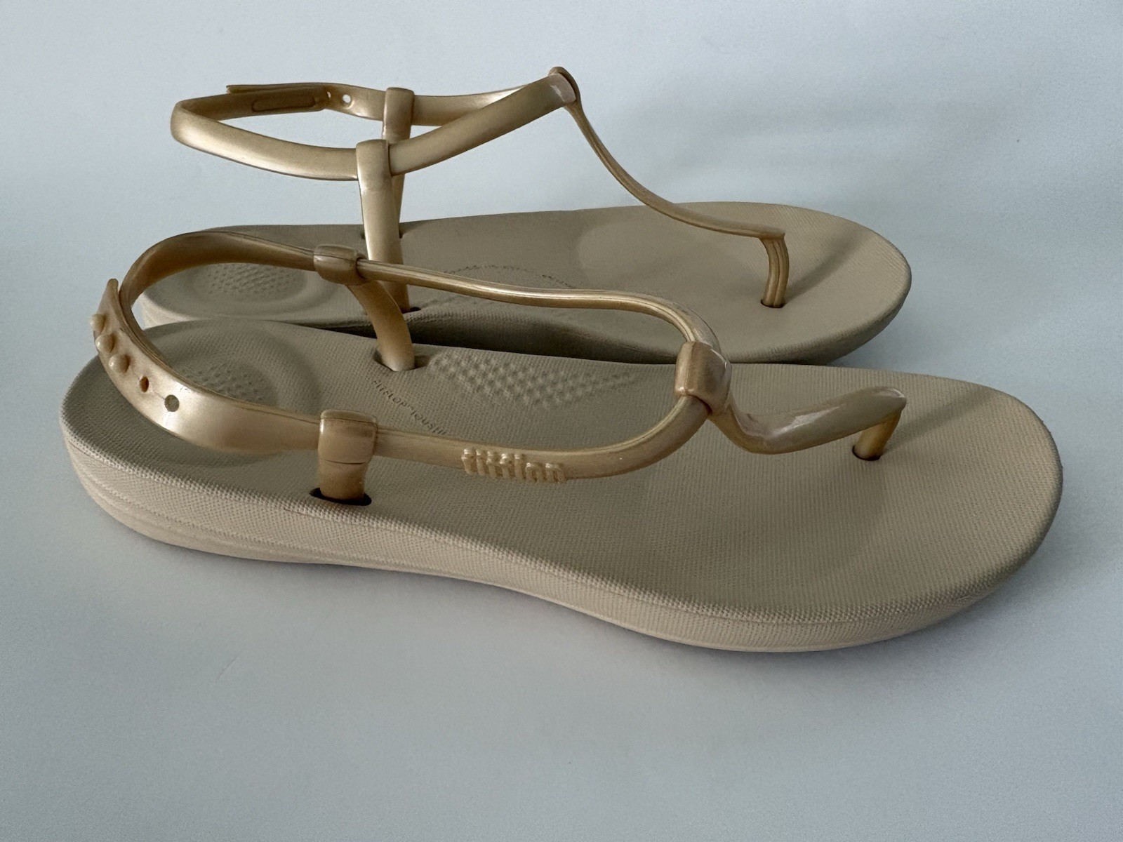 FlipFlop iQUISHION splash Thong Sandals Gold/Beige Adjustable Water Resistant 7