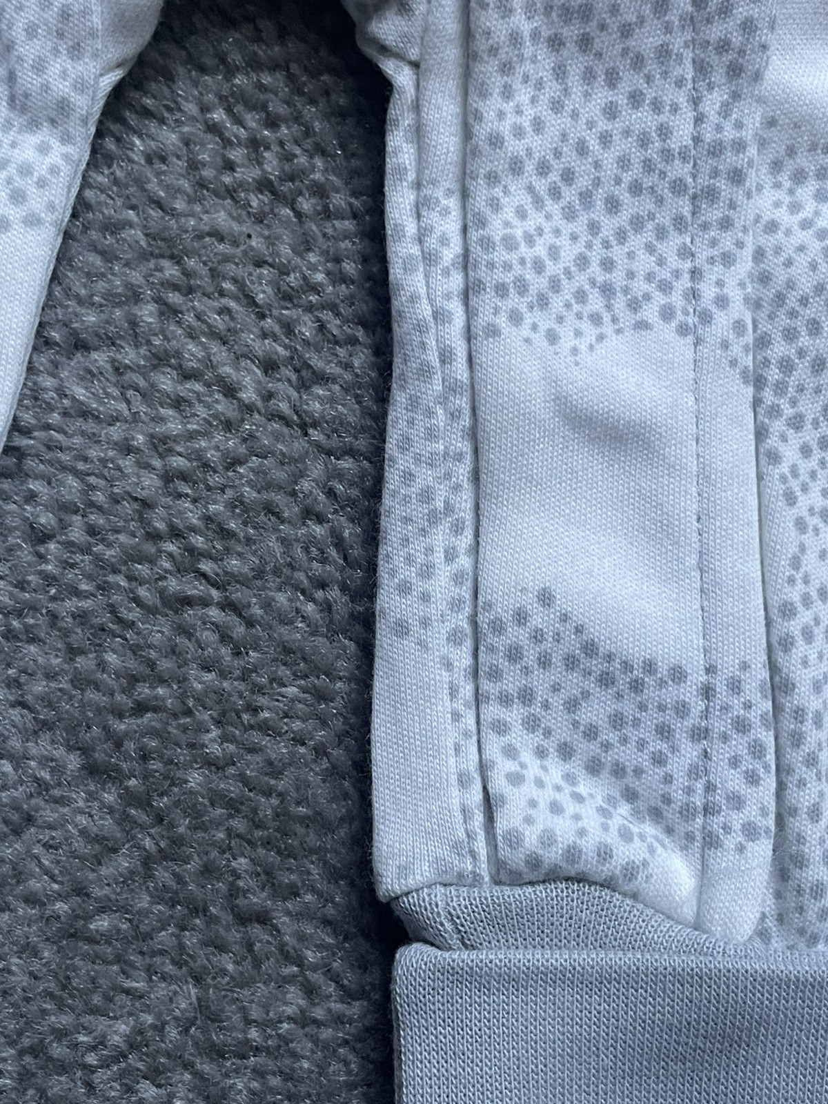 POLARN O PYRET CLOUD PATTERN BABYGROW SLEEPSUIT ALL-IN-ONE GREY WHITE SZ 1-2 MO