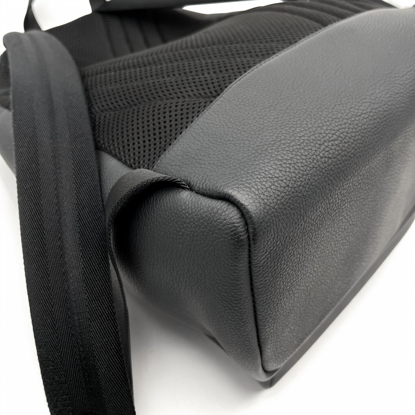 Louis Vuitton Black Leather Backpack Matte Men’s Commute Travel Bag Used
