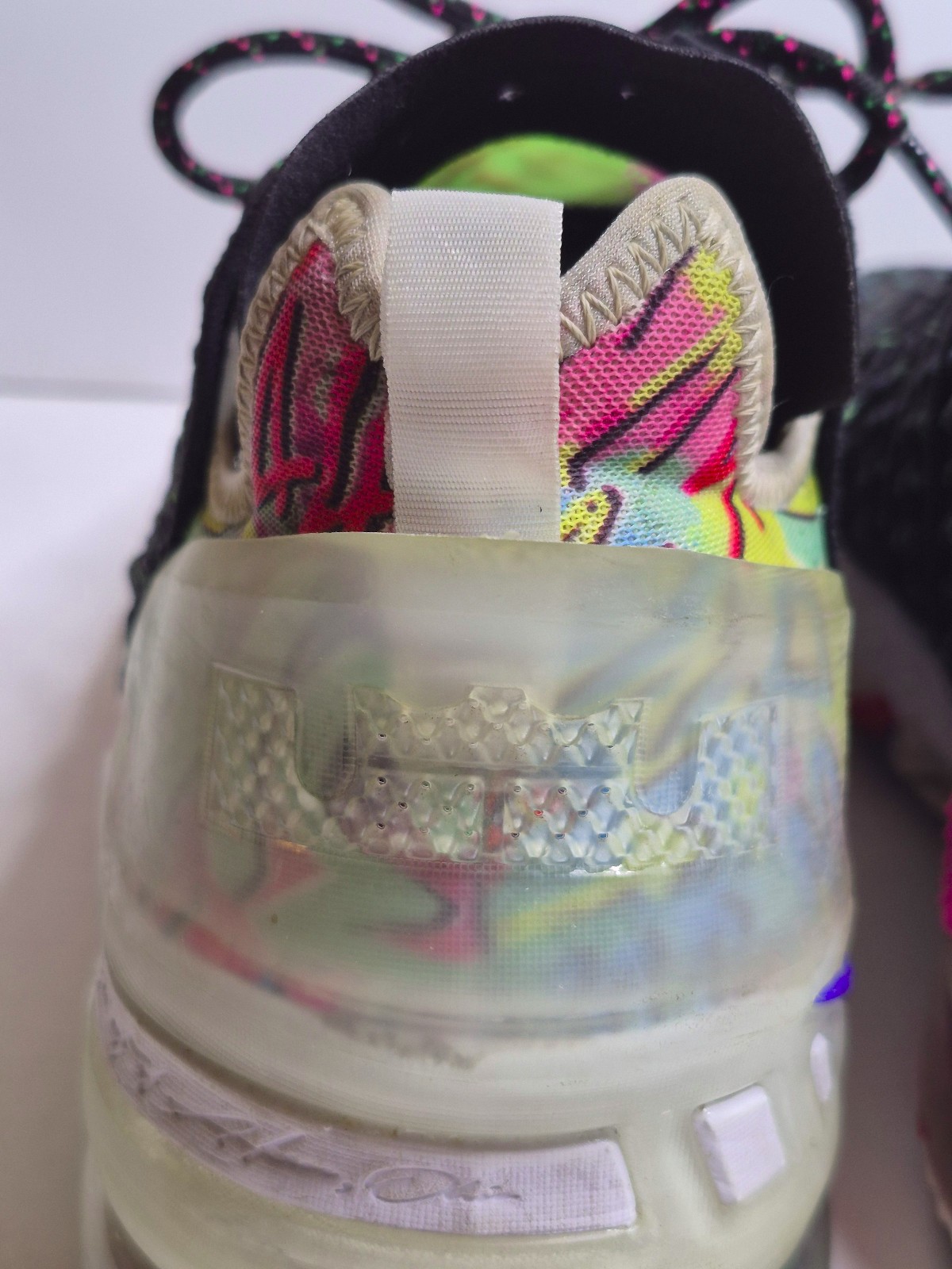 Nike Sneakers Men’s 8.5 LeBron 18 James Gang Multicolor Basketball Shoes