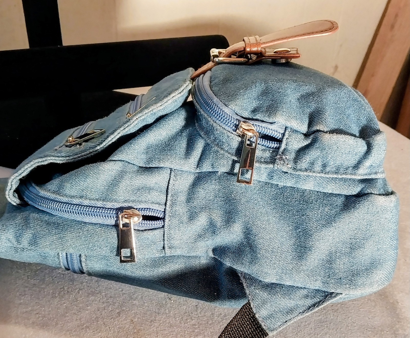 Gold Coast RFID Two Way Sling Organizer Bag