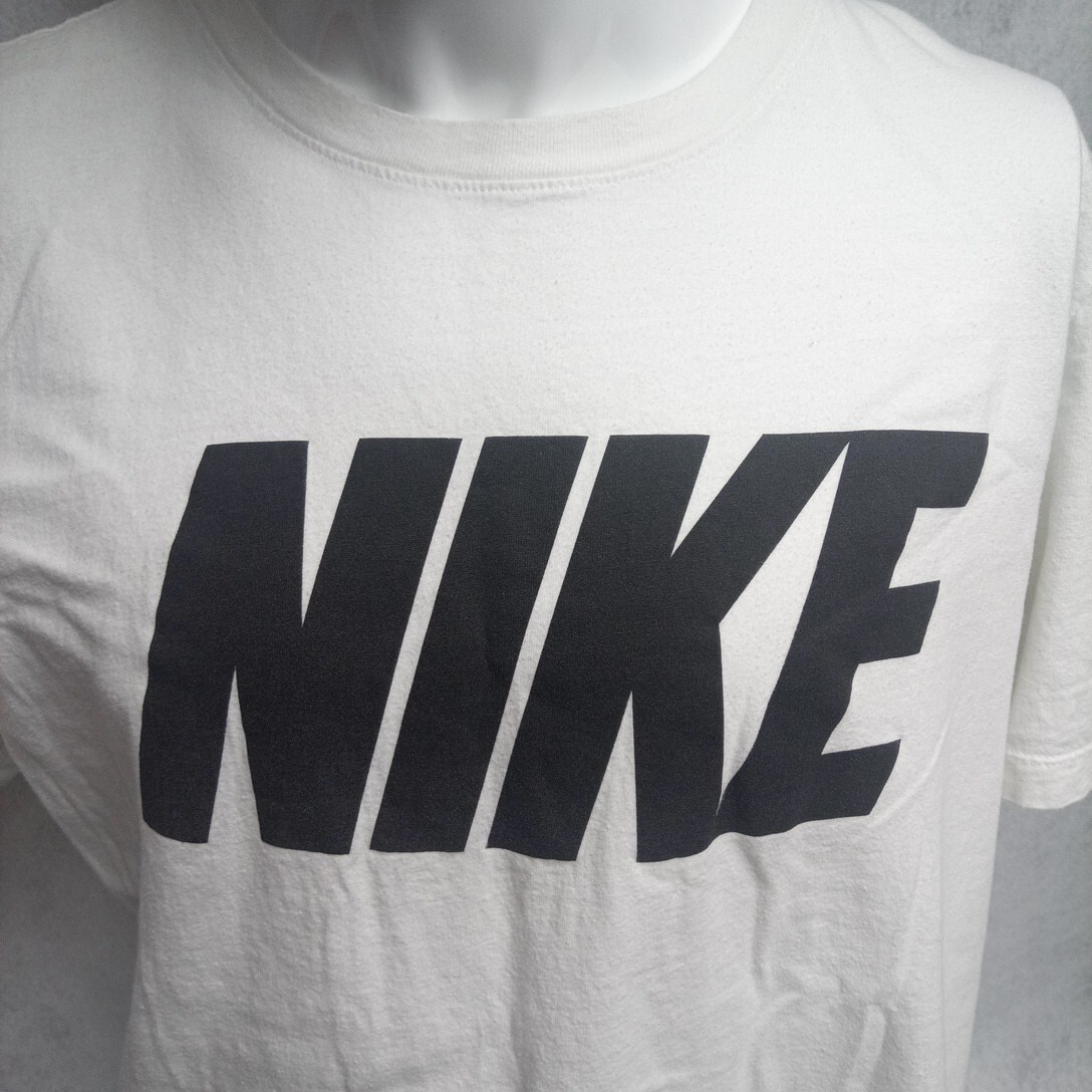 Nike Men’s T-Shirt Athletic Logo Name Printed Active Short Sleeve Tee