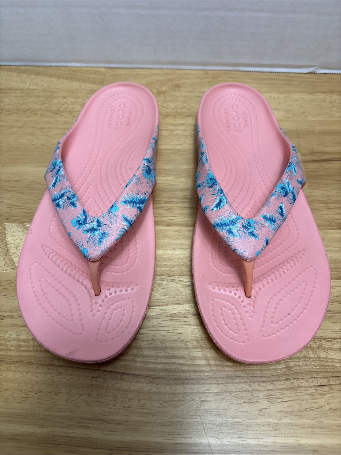 Croc Kadee II Flip Flop Woman Size 10 Tropical Coral Teal Print Thong Slip On
