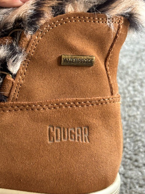 NWT WOMENS COUGAR VANITY WATERPROOF SUEDE WINTER BOOTS TAN/LEOPARD FAUX FUR 10M