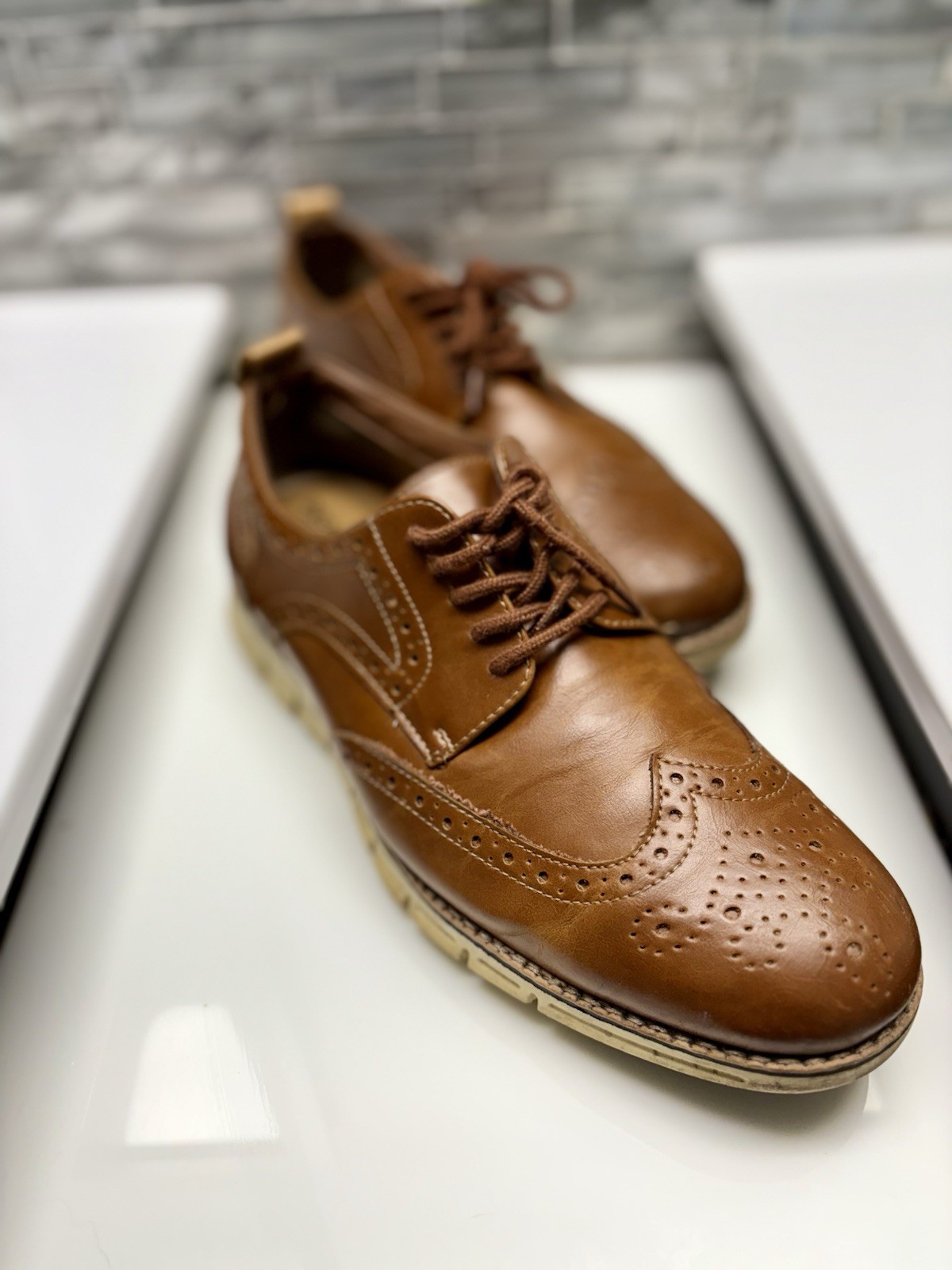 Men’s Dockers Brogue Wingtip Shoes. Brown. Size 10.5M. Discount shipping.
