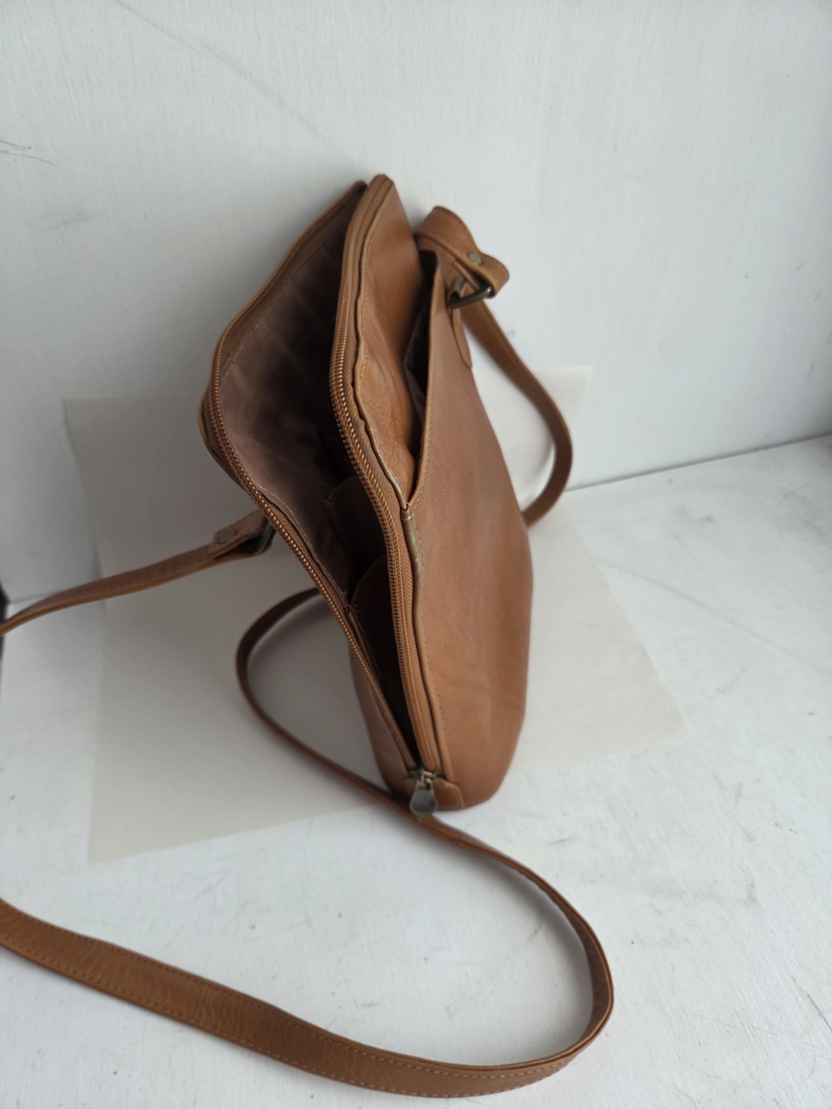 Le Donne Leather L-Zip Crossbody Shoulder Bag LD-808