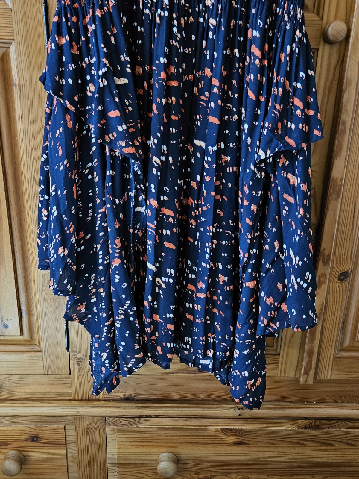 KLASS – Navy Print Elasticated Stretch Dress Handkerchief Hem – Size XL