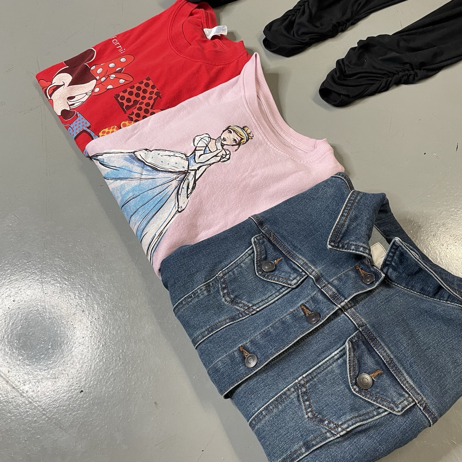 Random Lot Of Women’s Clothing, Small 2 Rompers 3 Shirts, Women’s Mixed Disney