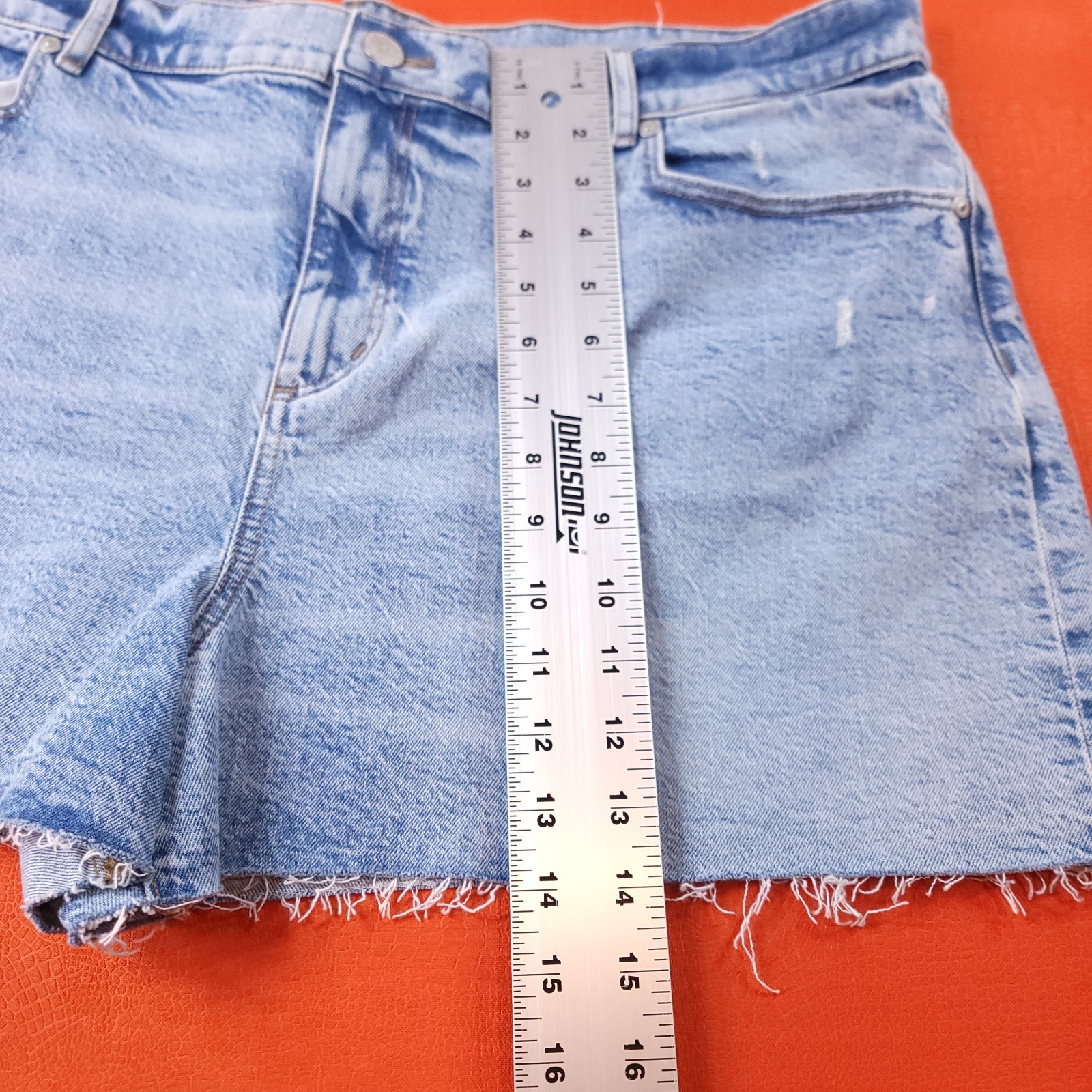 Loft Women’s Distressed Fringe Hem 3″ Light Jean Shorts Size 18 NEW