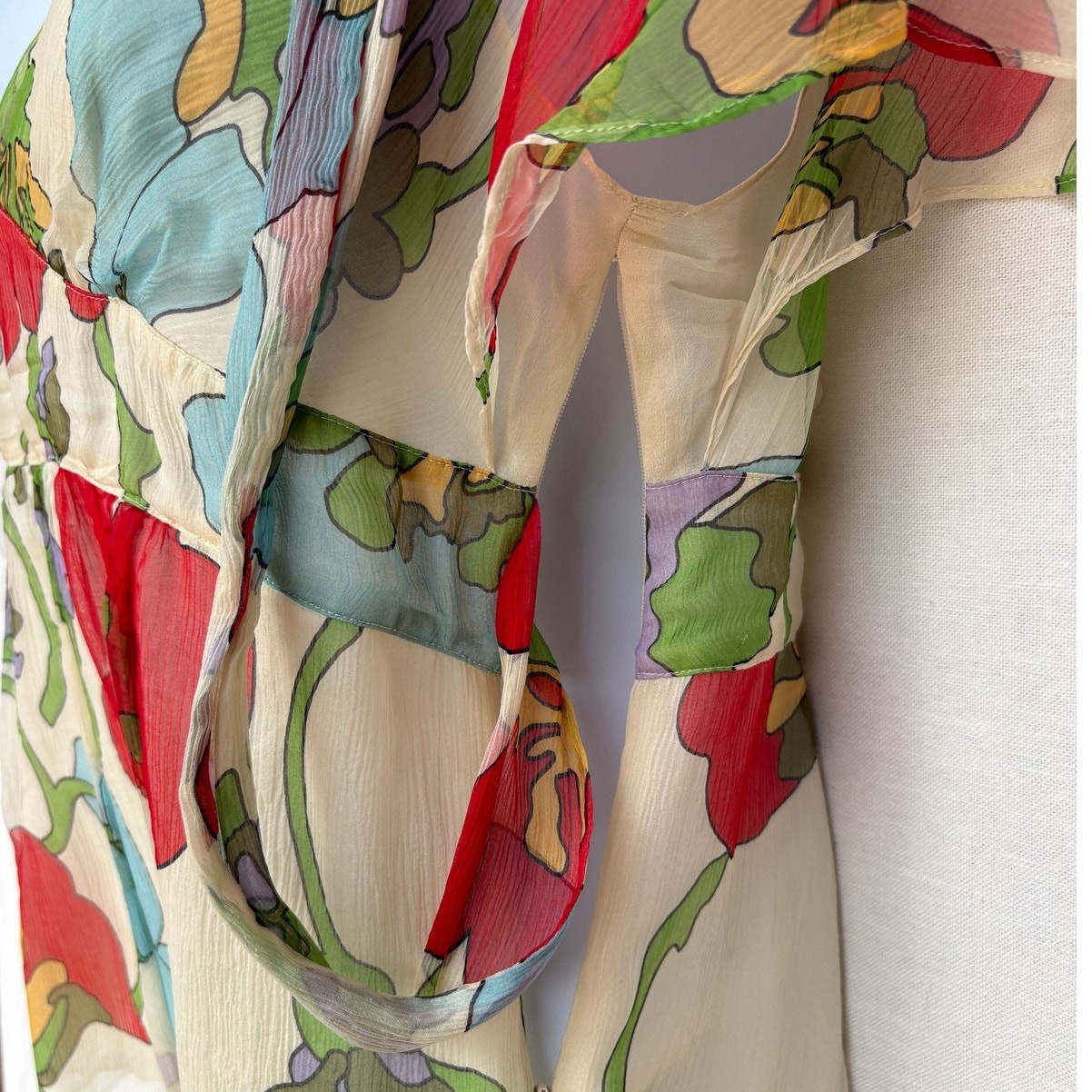 Cynthia Steffe Y2K All Silk Floral Fairycore Blouse with Mod Print size 14