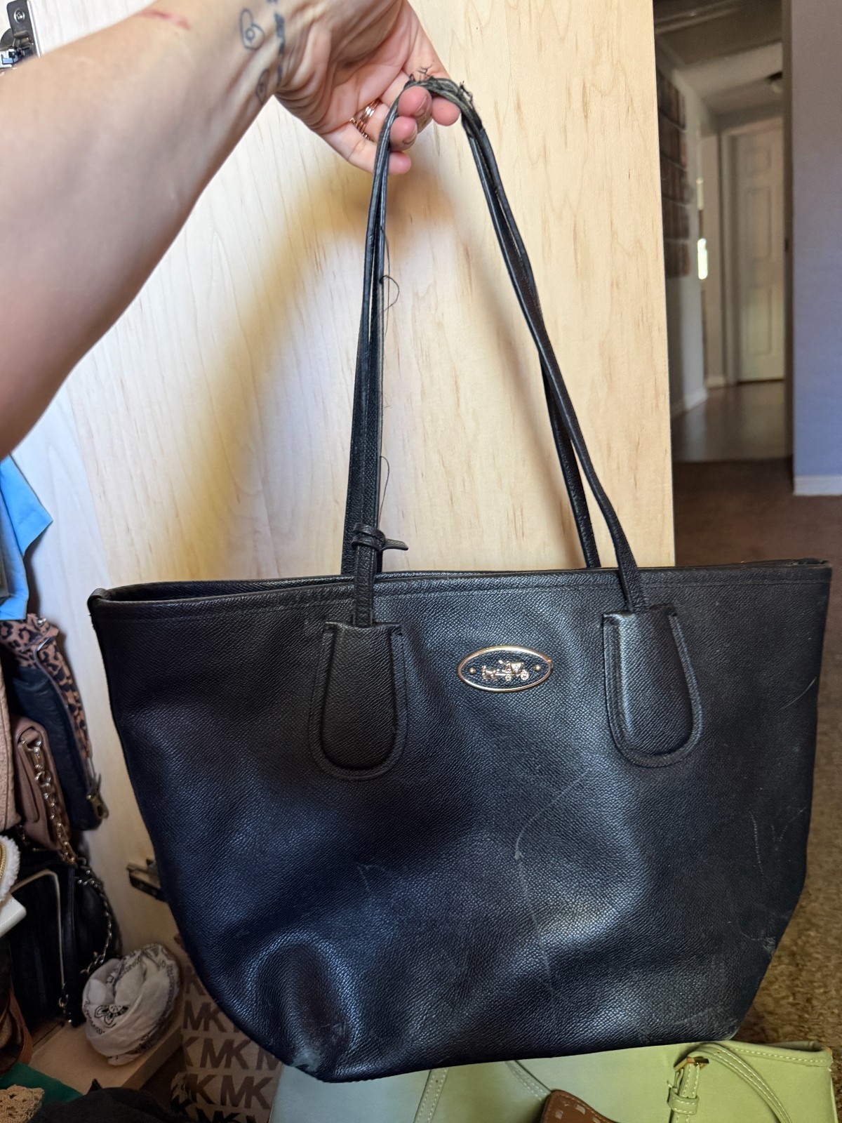 Coach Large Crossgrain Leather Tote for Women – Black (F79608)