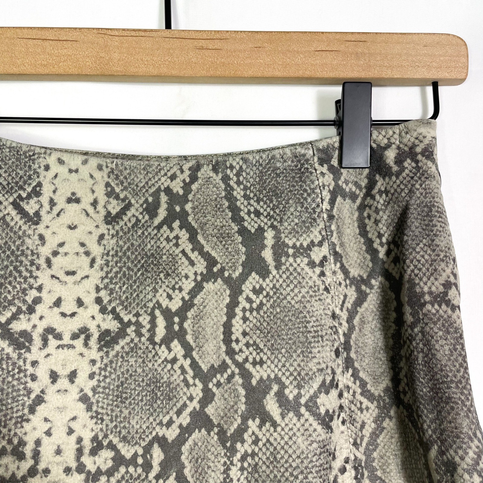 VEDA Snakeskin Leather Skirt A Line Mini Grey Cream Sz 2