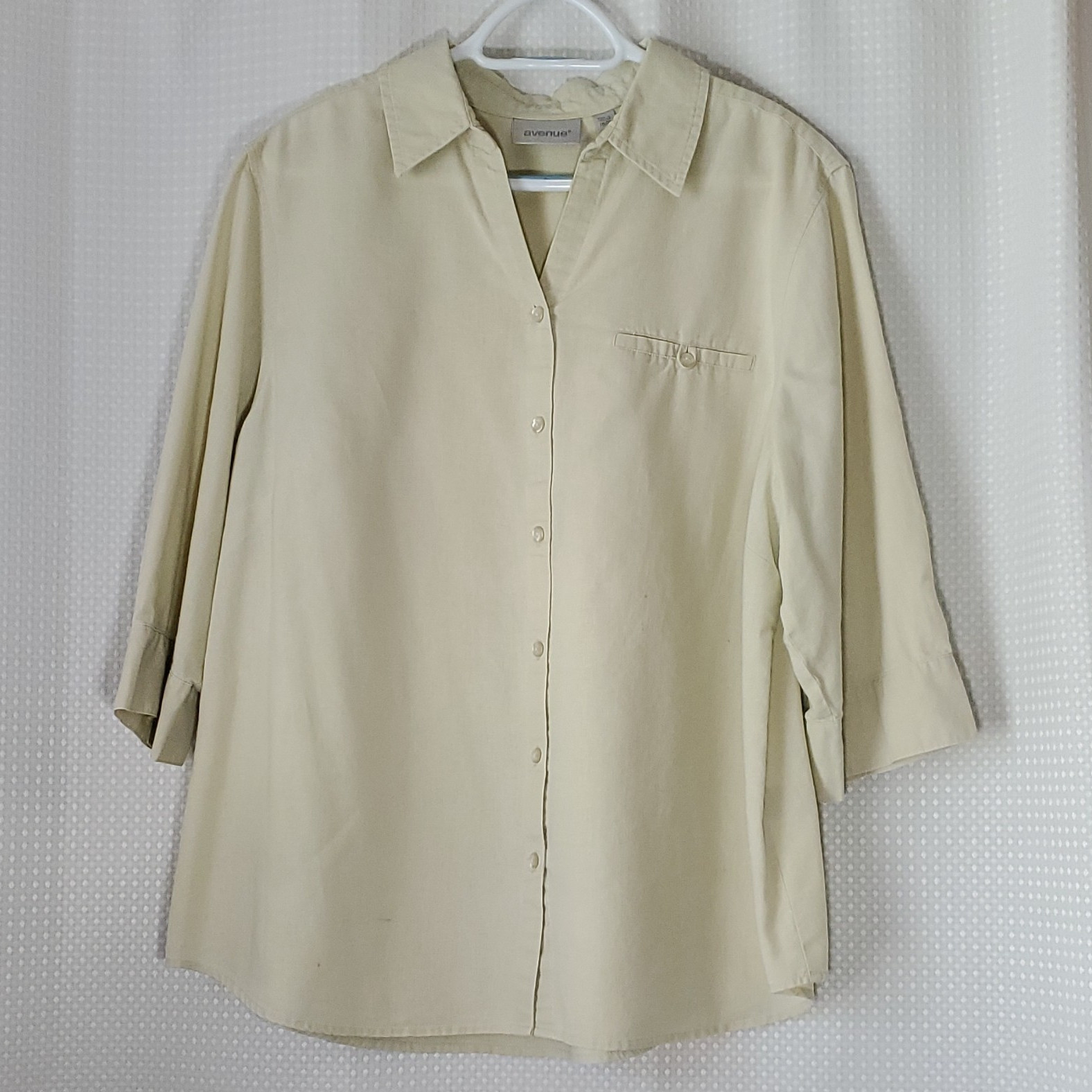 Avenue Women’s Plus 18/20 Beige Solid Collared Button-Up Shirt 3/4 Sleeve